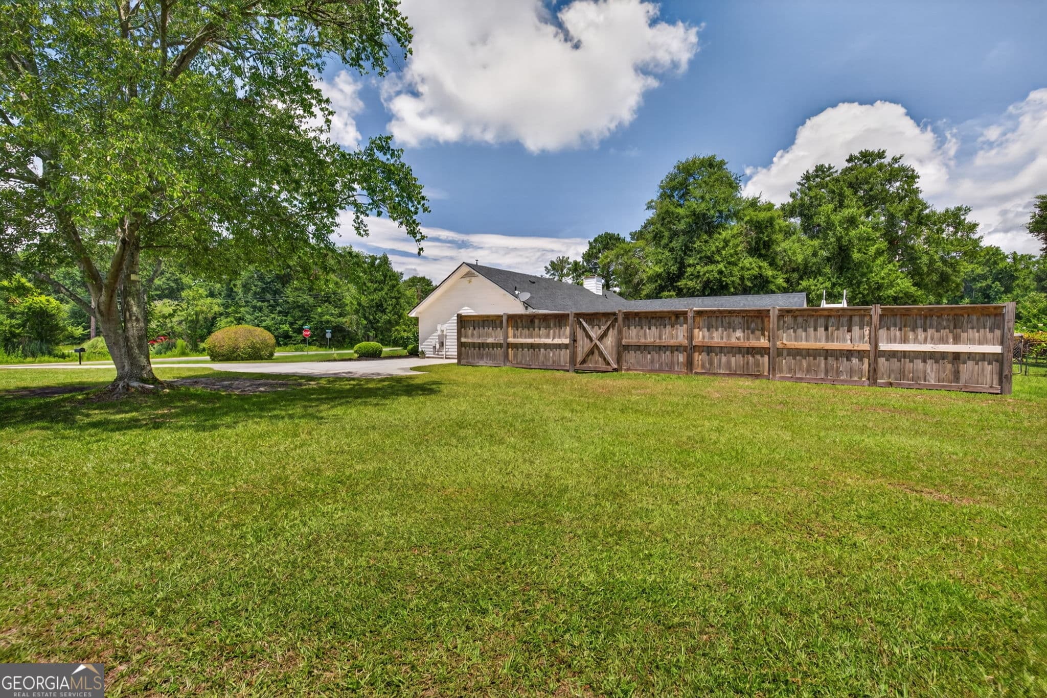 3 bedroom, 2 bathroom, 1,620 sq ft single family residence for sale at 385 Lemans Drive, Bloomingdale, GA 31302 — photo 9