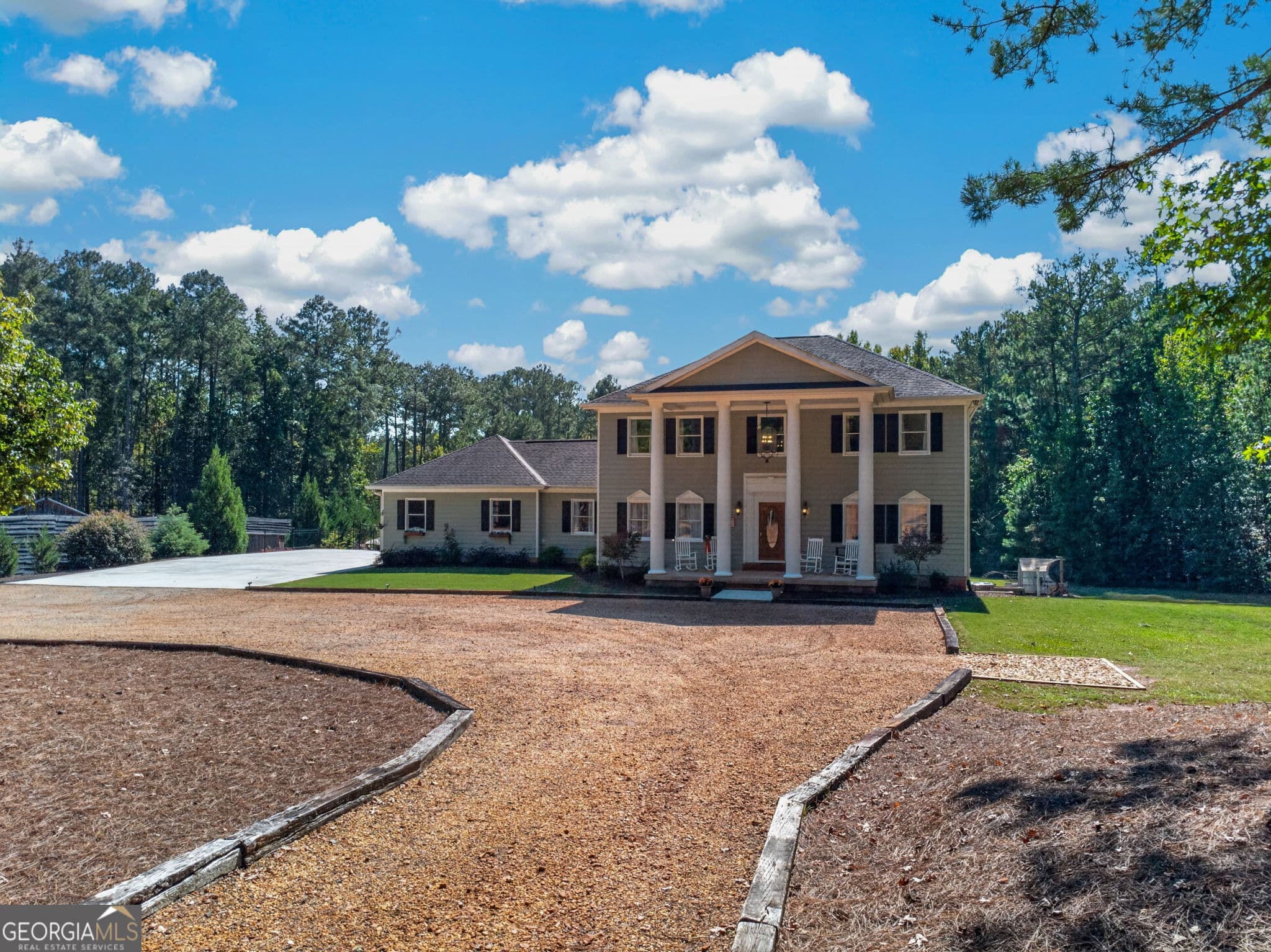 5 bedroom, 2.5 bathroom, 3,134 sq ft single family residence for sale at 5705 Gordon Road, Senoia, GA 30276 — photo 3