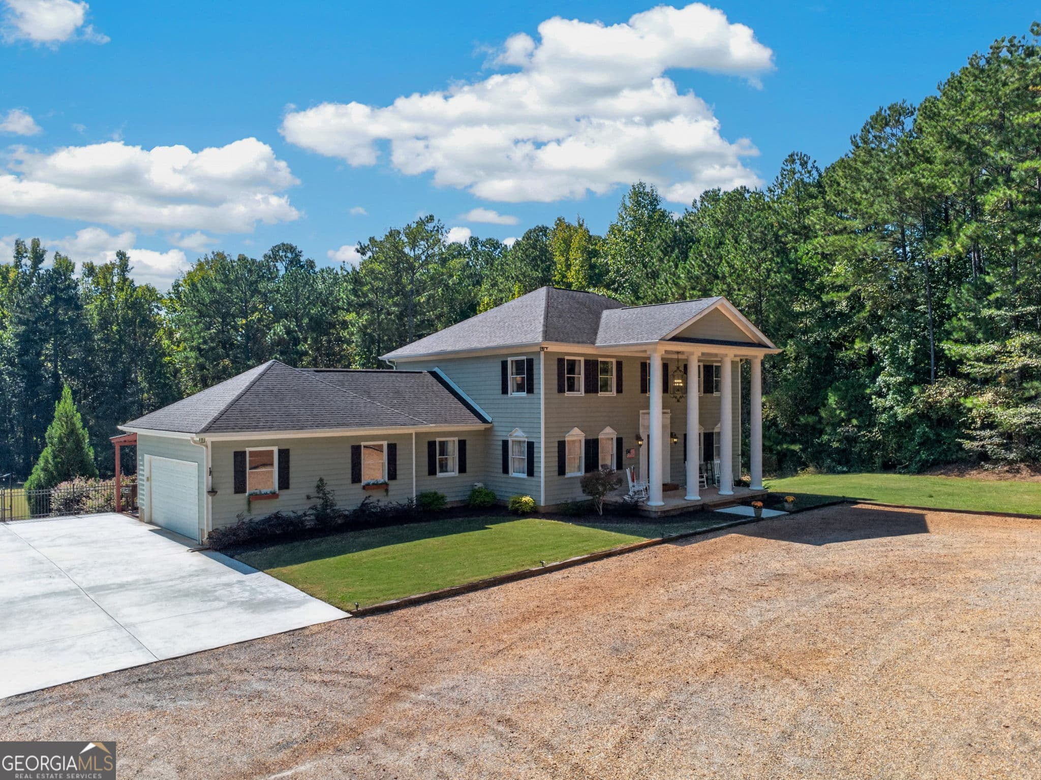 5 bedroom, 2.5 bathroom, 3,134 sq ft single family residence for sale at 5705 Gordon Road, Senoia, GA 30276 — photo 4