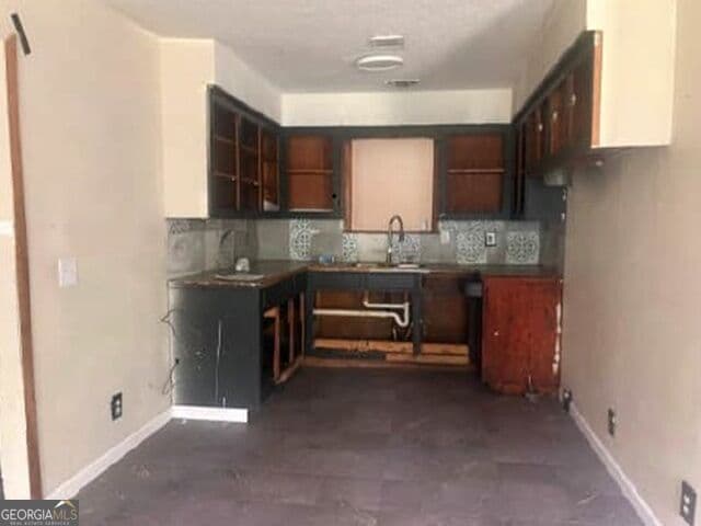 3 bedroom, 2 bathroom, 2,390 sq ft single family residence for sale at 65 Fleming Drive, Baxley, GA 31513 — photo 5