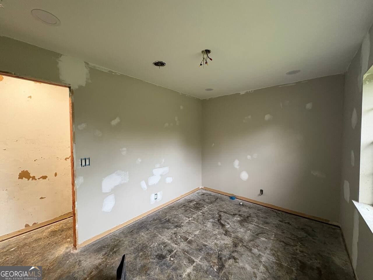 4 bedroom, 2 bathroom, 1,464 sq ft single family residence for sale at 2206 Formosa Circle, Brunswick, GA 31520 — photo 6