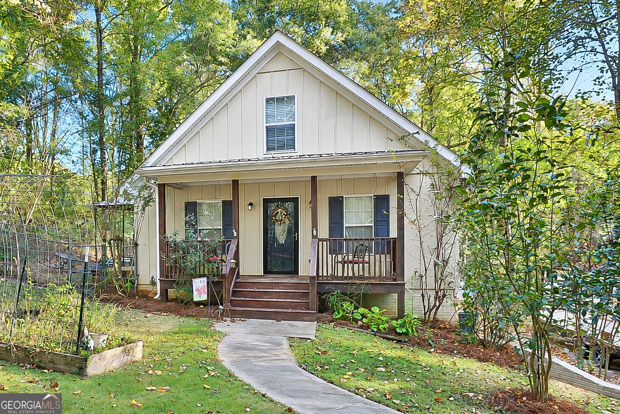3 bedroom, 2.5 bathroom, 1,904 sq ft single family residence for sale at 2010 Moore Road, Moreland, GA 30259