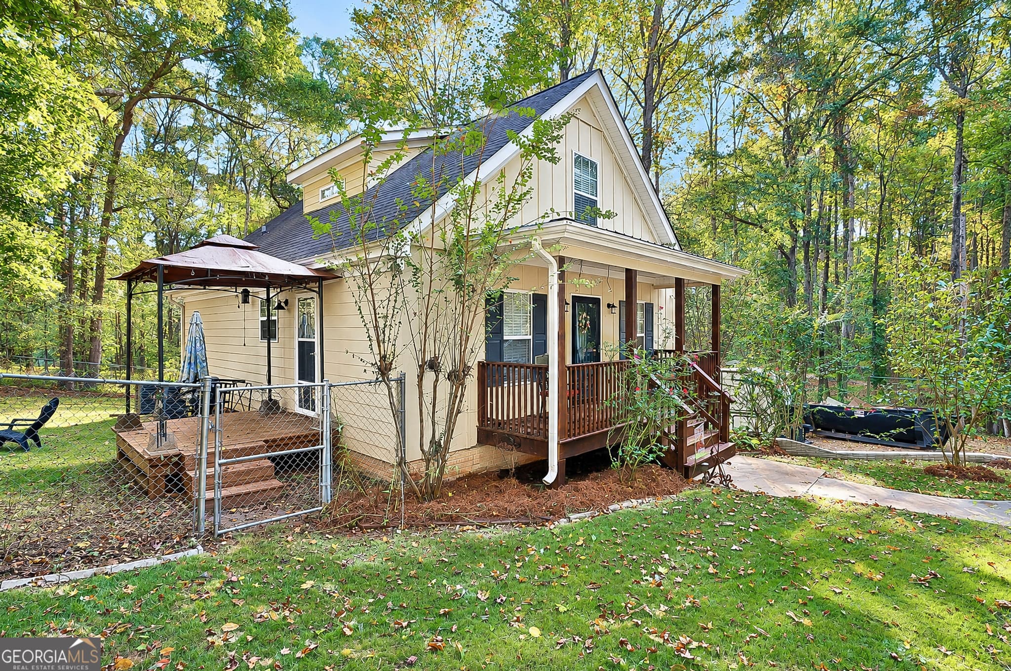 3 bedroom, 2.5 bathroom, 1,904 sq ft single family residence for sale at 2010 Moore Road, Moreland, GA 30259 — photo 8
