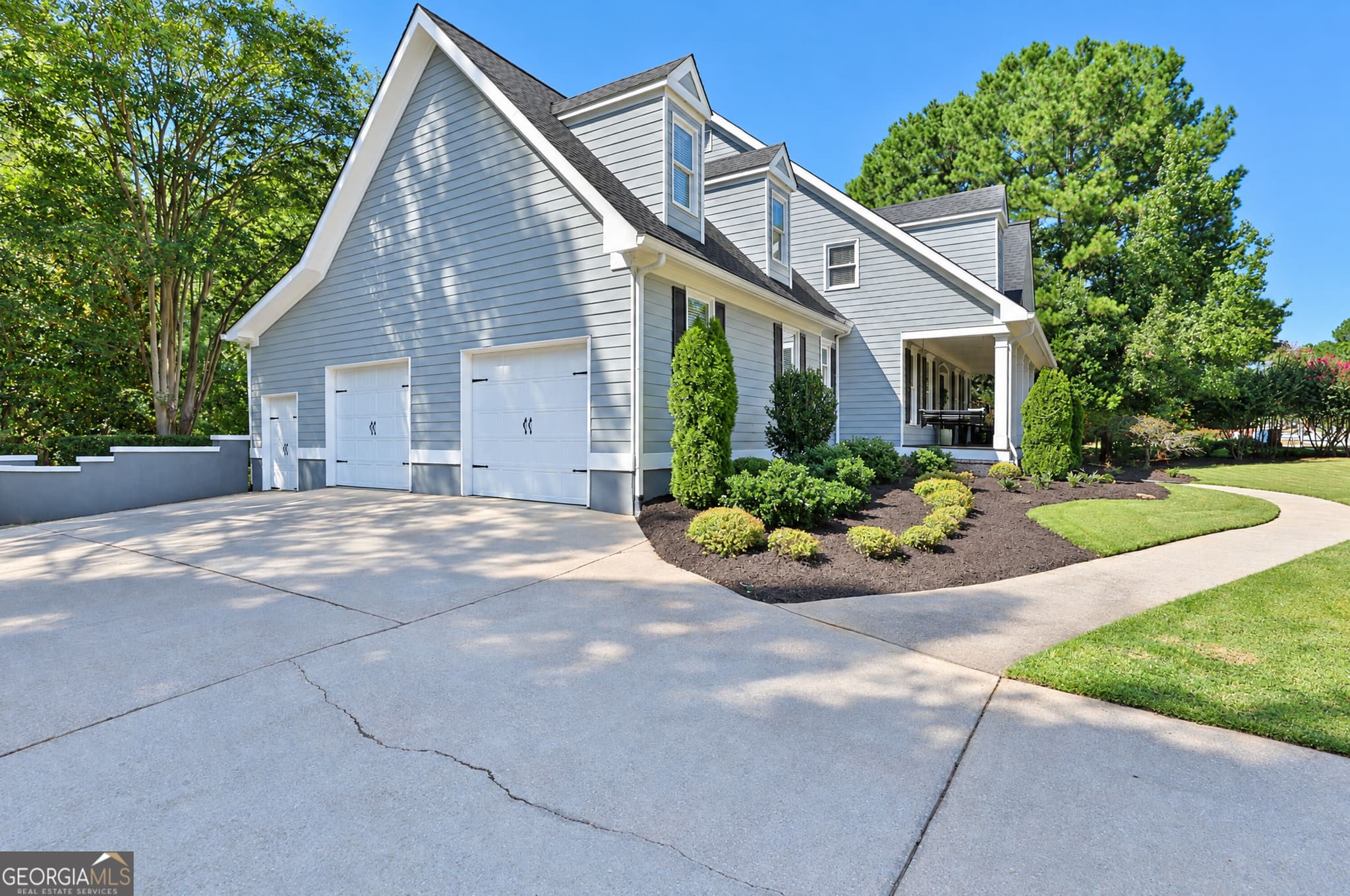 5 bedroom, 4.5 bathroom, 5,320 sq ft single family residence for sale at 125 Coventry Court, Fayetteville, GA 30215 — photo 7