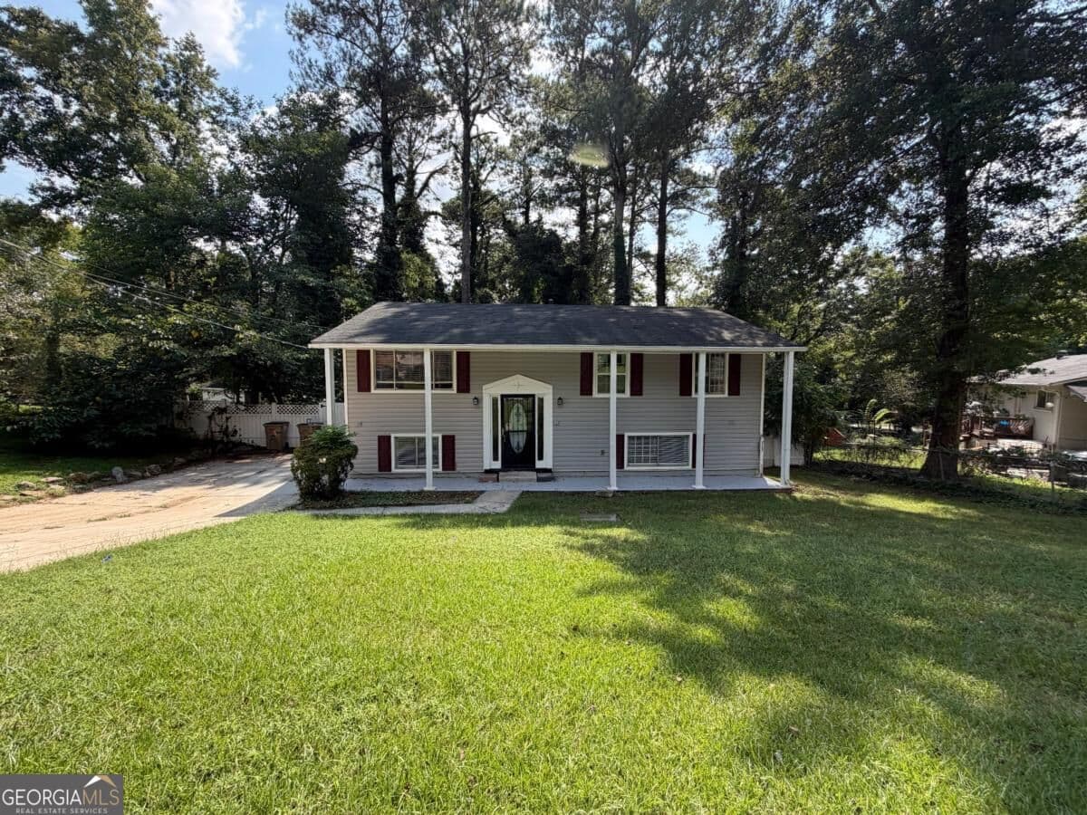 5 bedroom, 2 bathroom single family residence for rent at 1340 Pineglen Drive, Riverdale, GA 30296 for $1,895 a month — photo 1 of 21