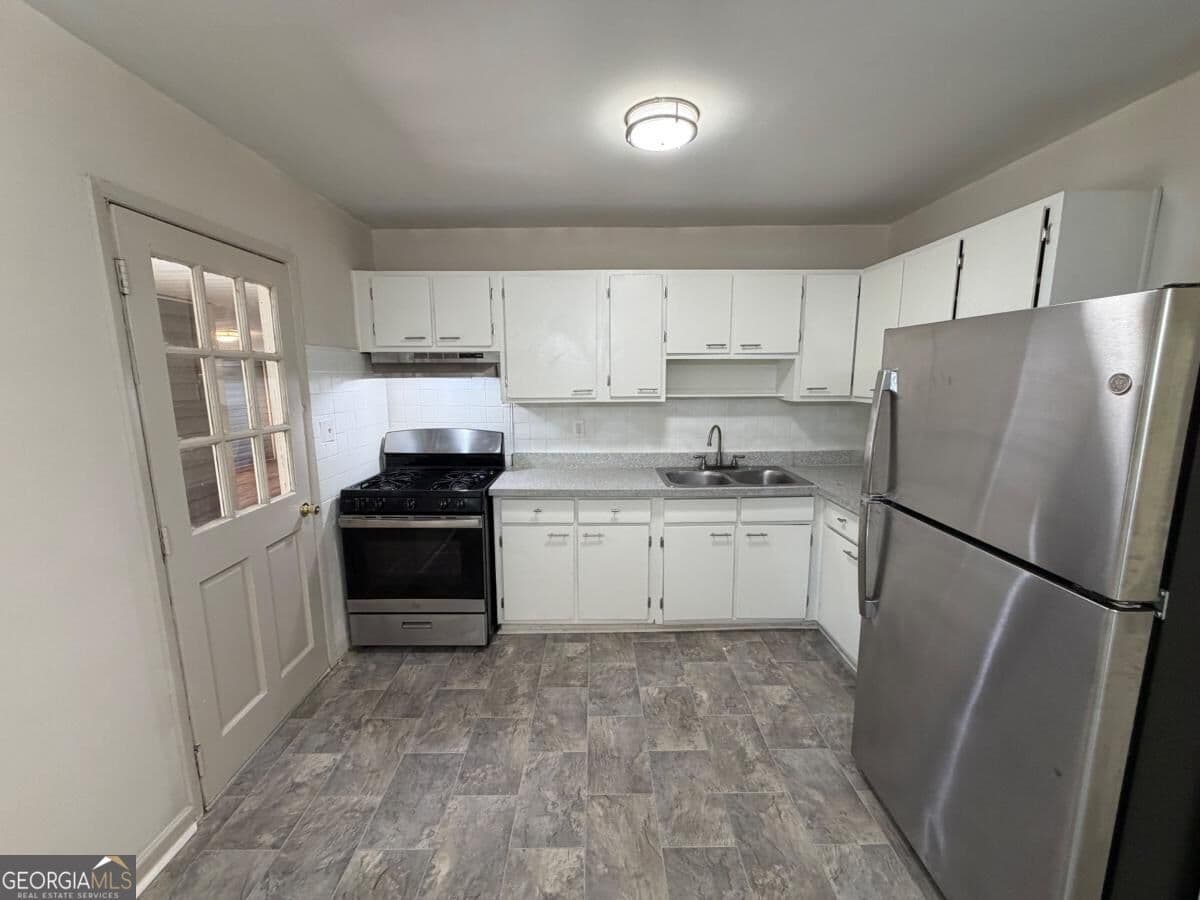 5 bedroom, 2 bathroom single family residence for rent at 1340 Pineglen Drive, Riverdale, GA 30296 for $1,895 a month — photo 8