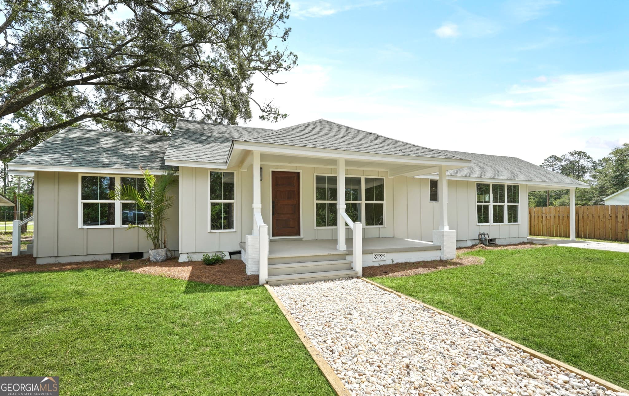 4 bedroom, 3 bathroom, 2,350 sq ft single family residence sold at 40 Circle Drive, Pembroke, GA 31321