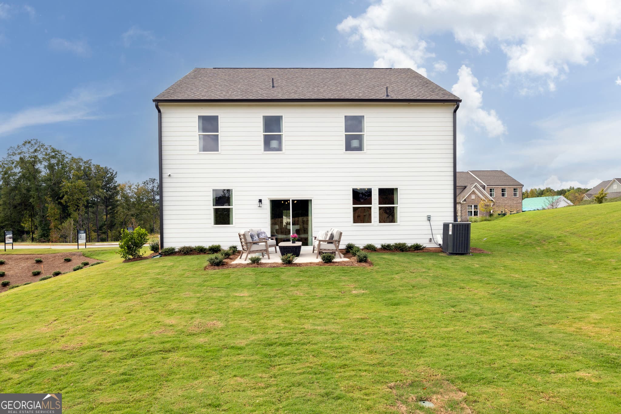 5 bedroom, 4 bathroom, 2,686 sq ft single family residence for sale at 340 Jasmine Woods Drive, Lawrenceville, GA 30046 — photo 3