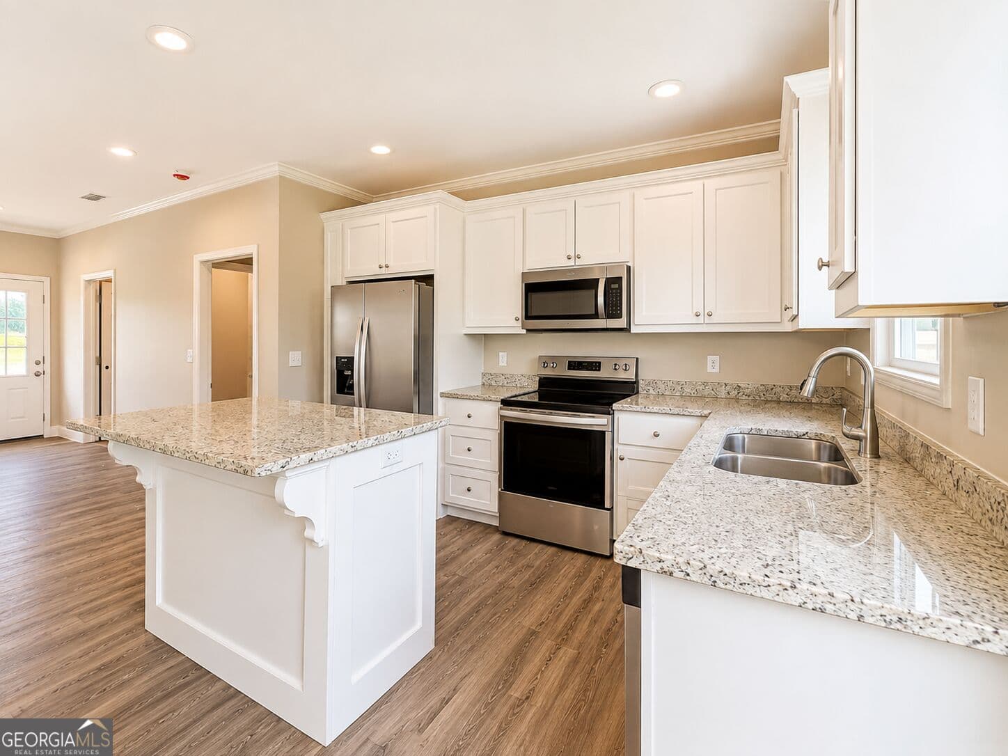 3 bedroom, 2 bathroom, 1,416 sq ft single family residence for sale at 4037 Colbie Way, Valdosta, GA 31605 — photo 2