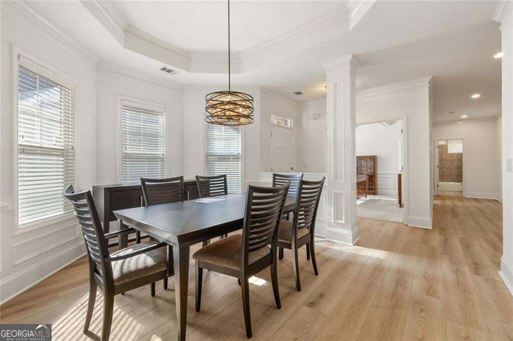 3 bedroom, 2 bathroom, 2,084 sq ft condominium for sale at 12100 Seasons Trace, Alpharetta, GA 30004 — photo 3