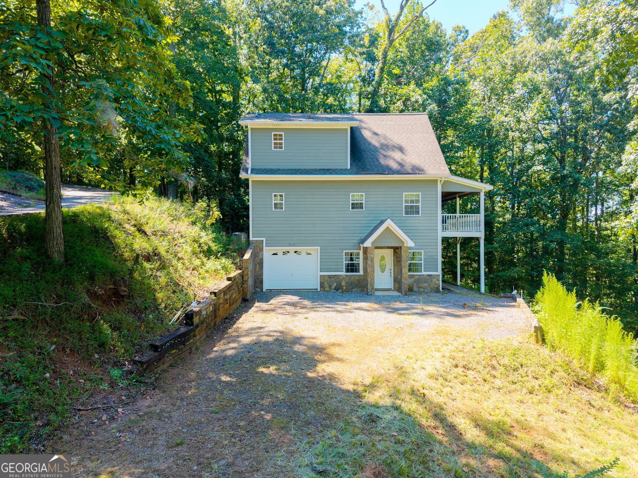 2 bedroom, 2.5 bathroom single family residence for sale at 228 Longview Drive, Hayesville, NC 28904 — photo 5