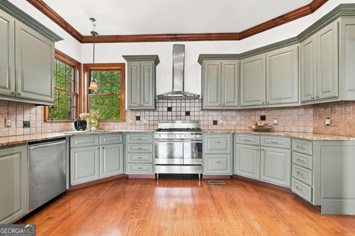 4 bedroom, 4.5 bathroom single family residence for sale at 100 Foxpaw Leaf Court, Ellijay, GA 30536 — photo 9