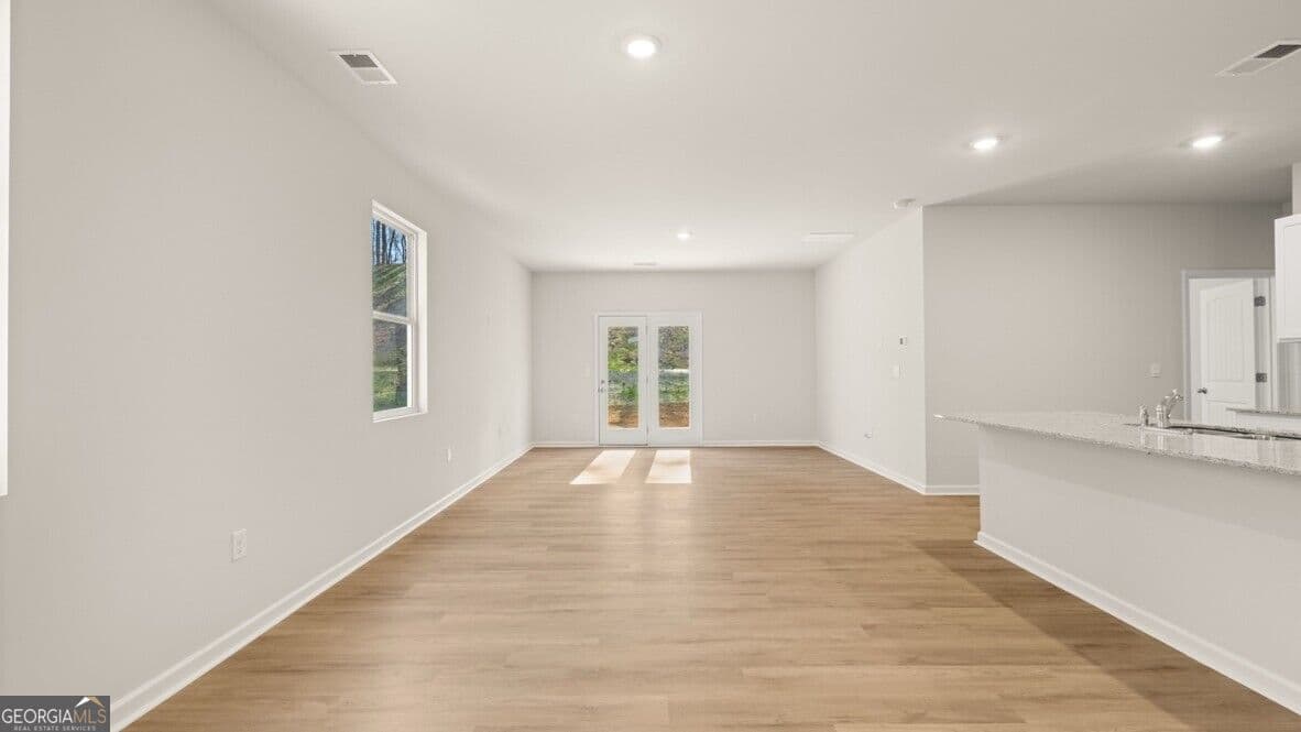 5 bedroom, 3 bathroom, 2,361 sq ft single family residence for sale at 2965 Holden Street, Gainesville, GA 30507 — photo 4