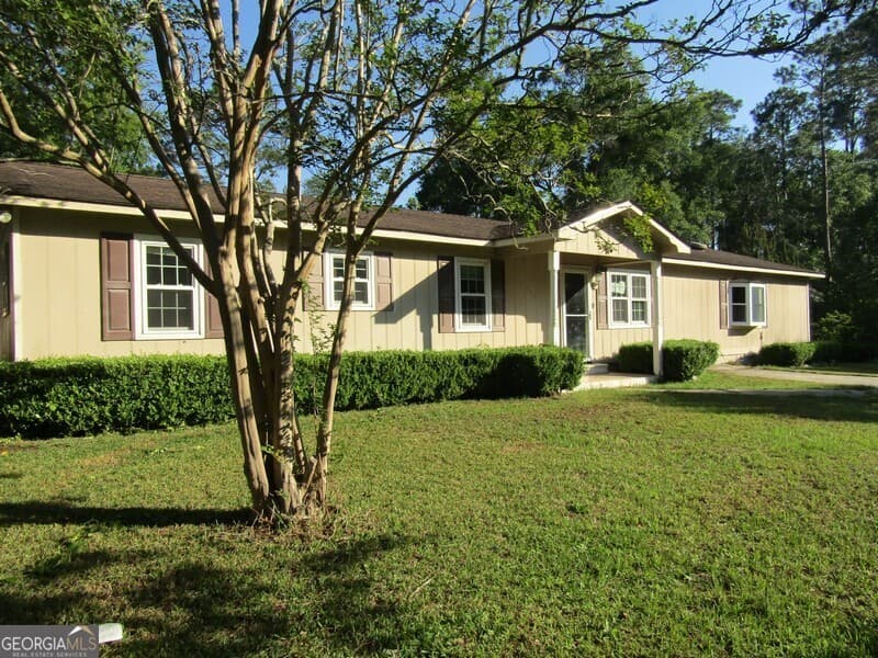 3 bedroom, 1.5 bathroom, 1,680 sq ft single family residence sold at 11 Grant Lane, Mcrae-Helena, GA 31055