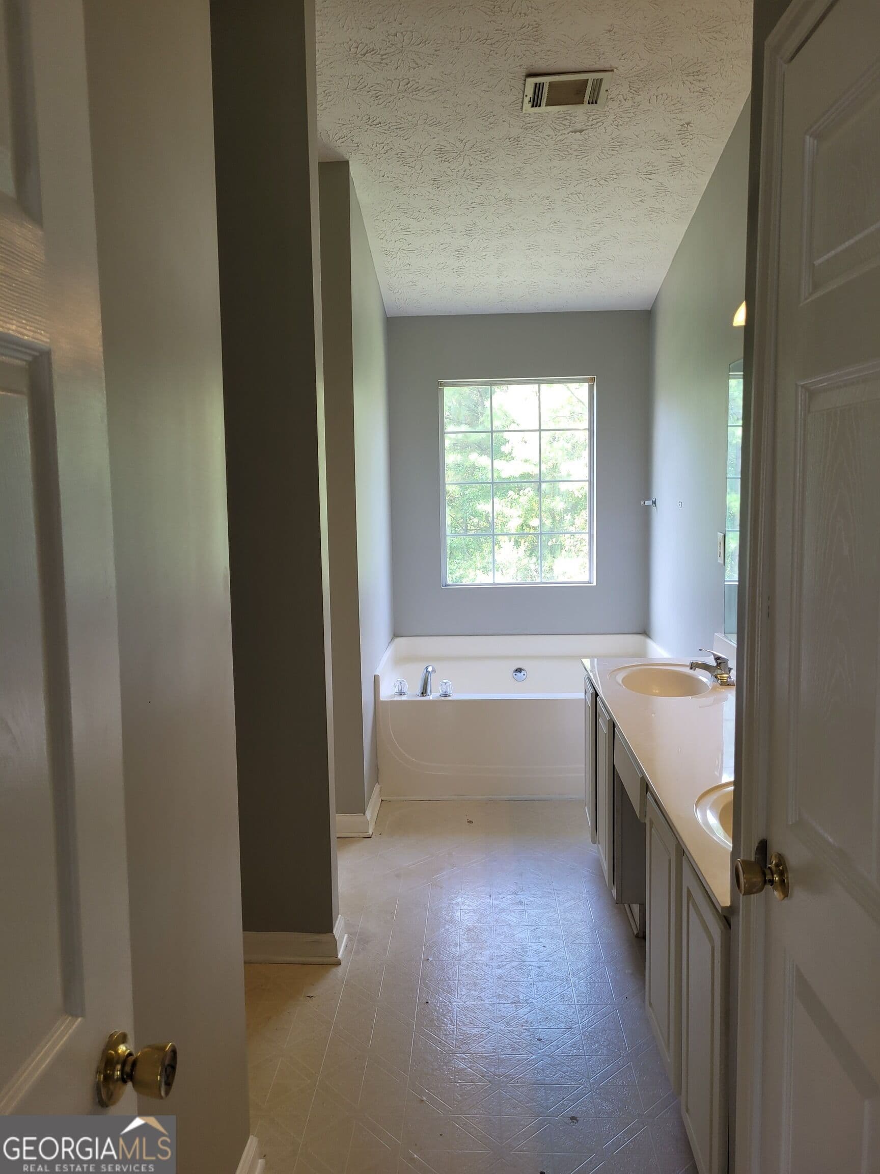 4 bedroom, 2.5 bathroom, 2,044 sq ft single family residence for rent at 3715 Micah Court, Ellenwood, GA 30294 for $2,450 a month — photo 10
