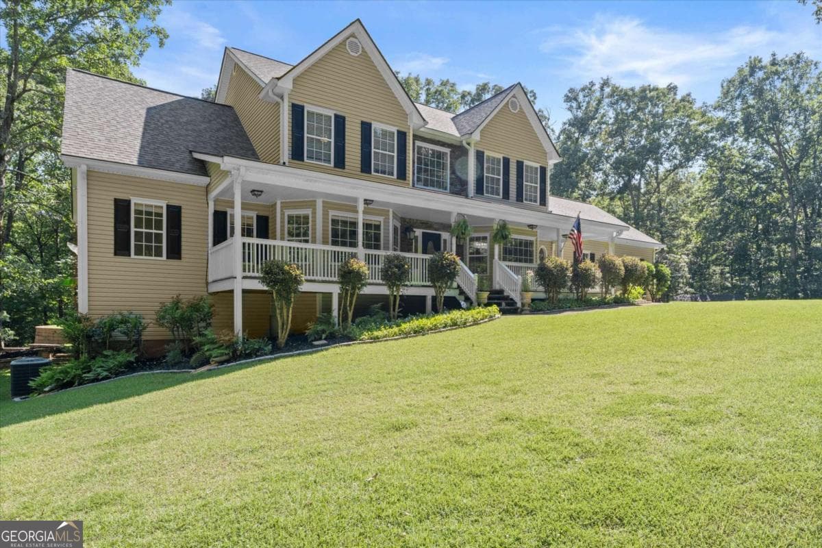 5 bedroom, 4 bathroom, 3,776 sq ft single family residence for sale at 342 Woodland Path, Dallas, GA 30132 — photo 4