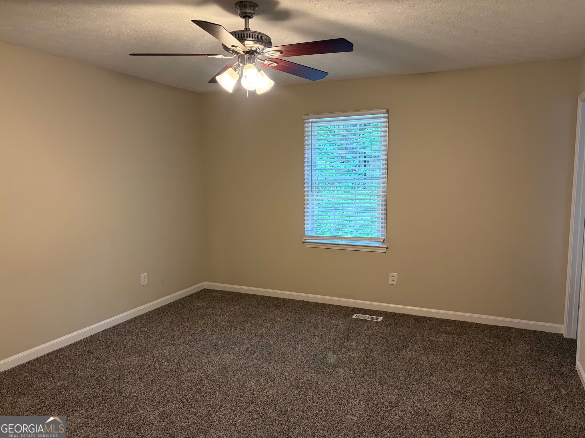 4 bedroom, 2 bathroom, 1,746 sq ft single family residence for sale at 99 Wilson Circle, Newnan, GA 30263 — photo 9