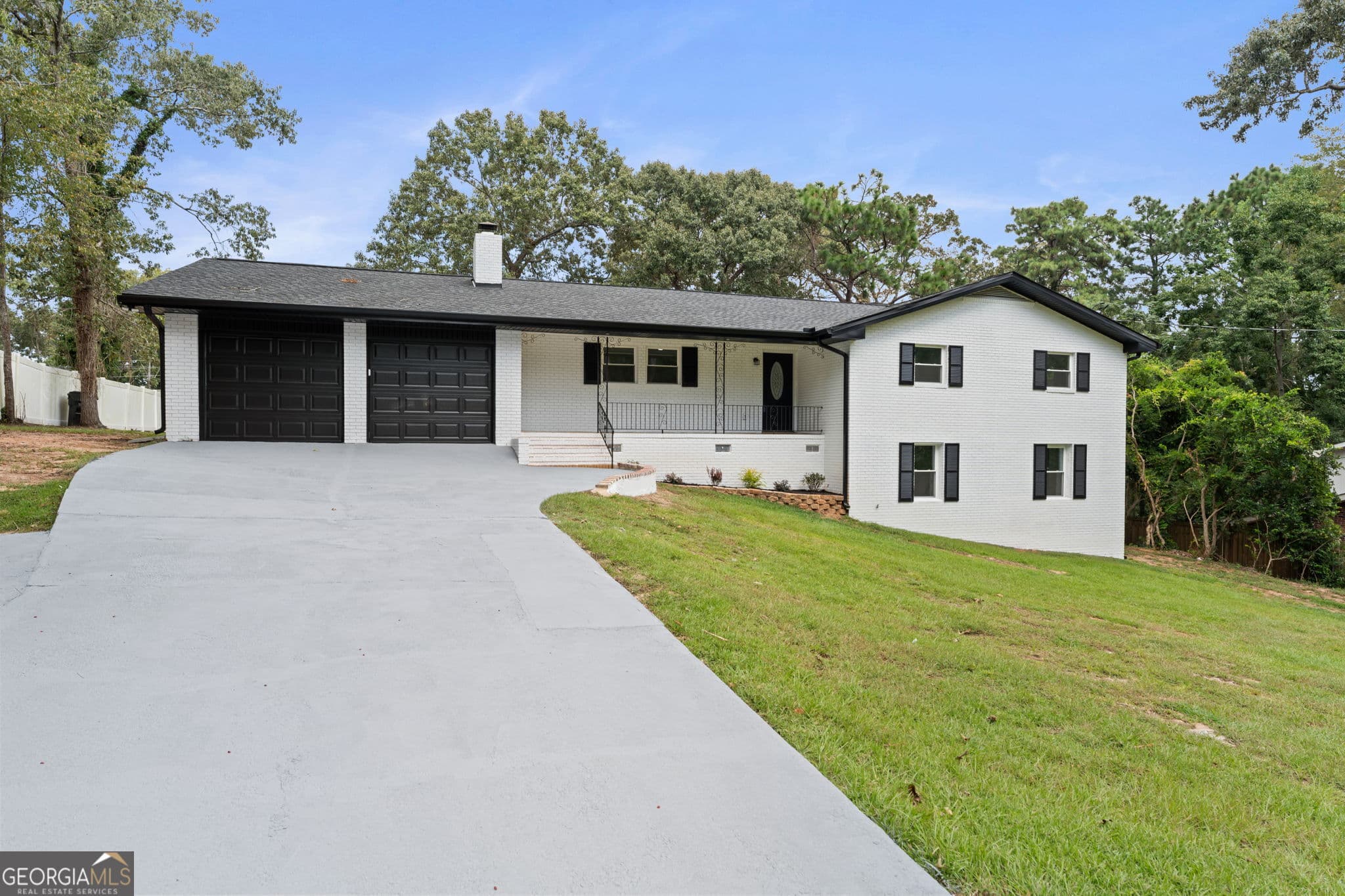 6 bedroom, 3 bathroom, 2,592 sq ft single family residence for sale at 504 Ashby Way, Warner Robins, GA 31088 — photo 2
