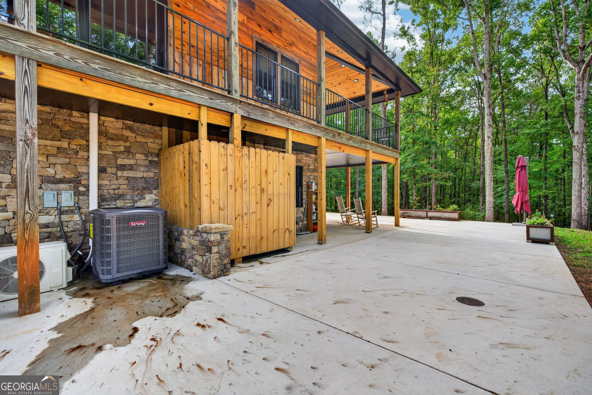 2 bedroom, 2 bathroom, 1,562 sq ft cabin,single family residence for sale at 496 Bar None Road, Forsyth, GA 31029 — photo 5