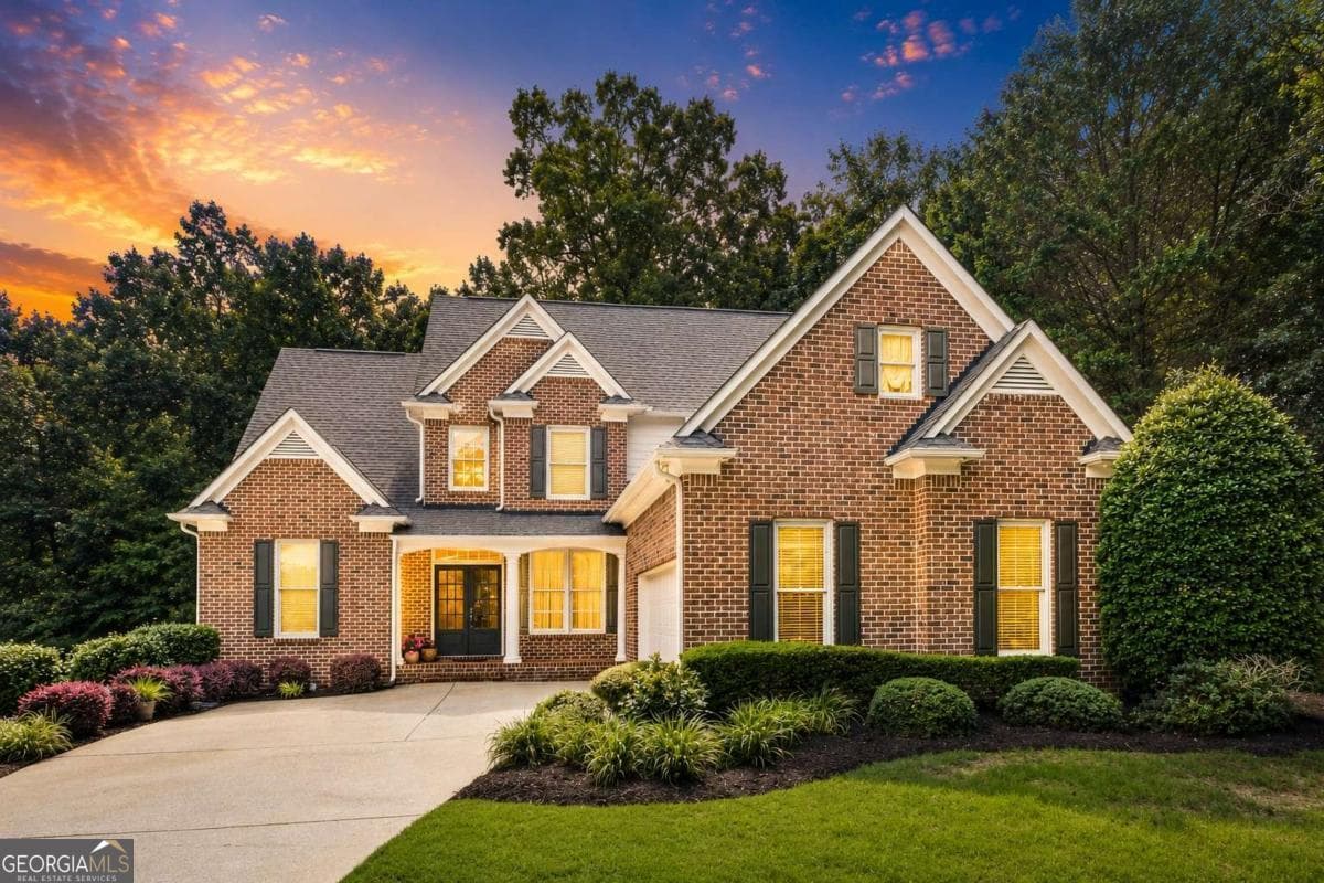 5 bedroom, 3 bathroom, 3,120 sq ft single family residence sold at 411 Glenhurst Trace, Canton, GA 30115