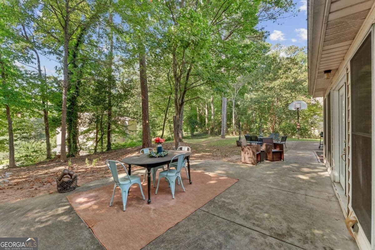 5 bedroom, 2.5 bathroom, 3,006 sq ft single family residence for sale at 4961 Thornwood Trace, Acworth, GA 30102 — photo 10