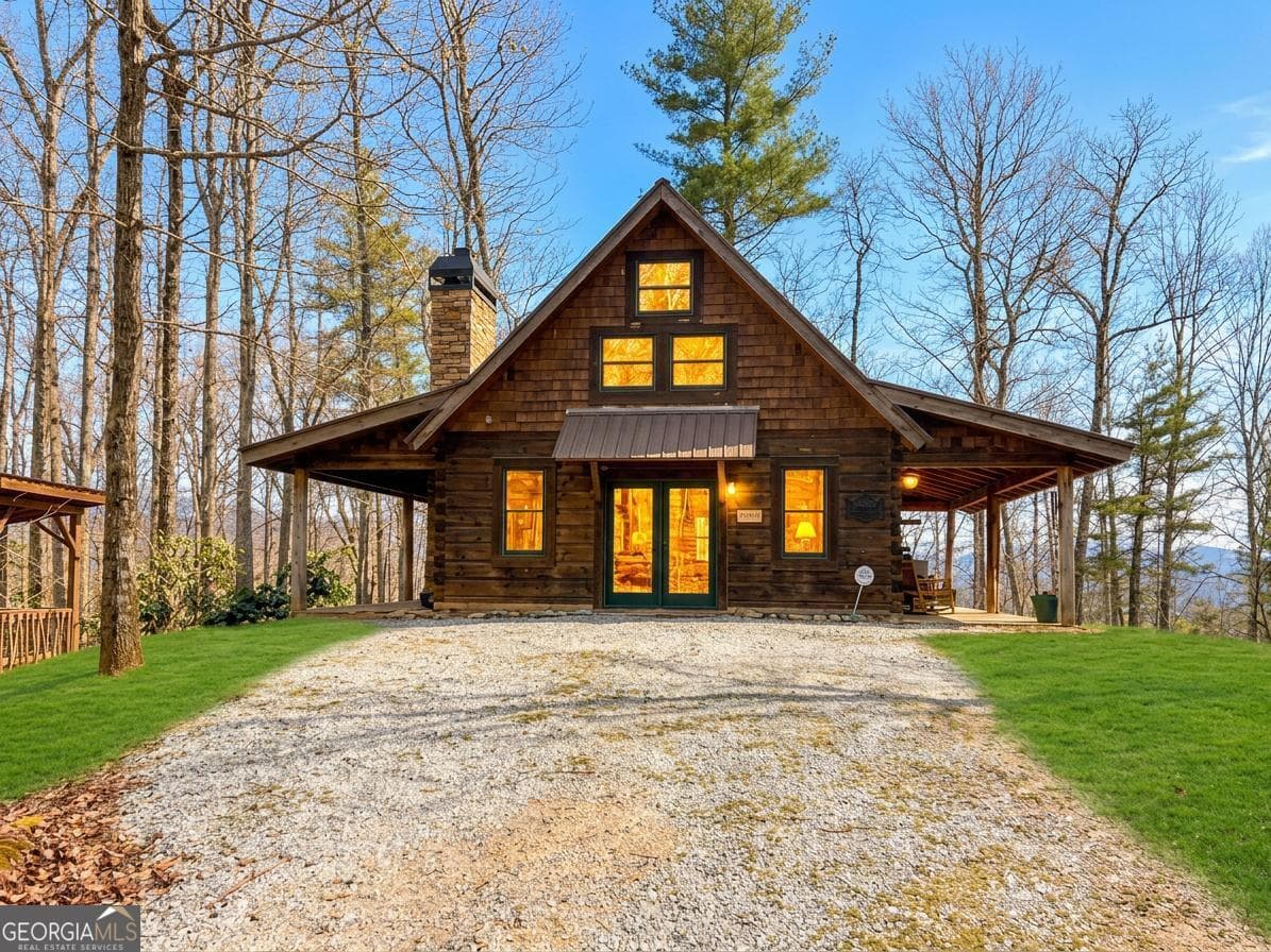 2 bedroom, 2 bathroom, 1,110 sq ft cabin,single family residence for sale at 513 Coleman Heights, Rabun Gap, GA 30568 — photo 3