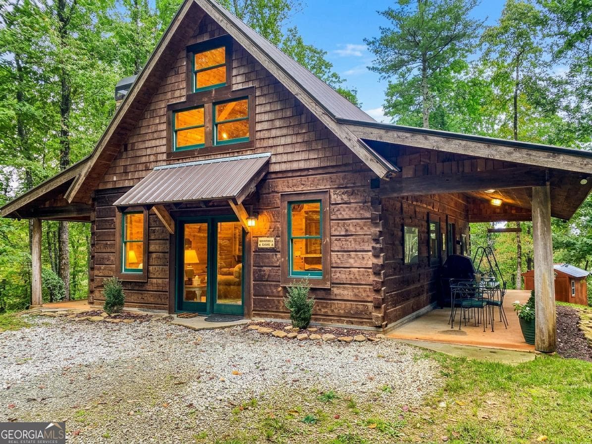 2 bedroom, 2 bathroom, 1,110 sq ft cabin,single family residence for sale at 513 Coleman Heights, Rabun Gap, GA 30568