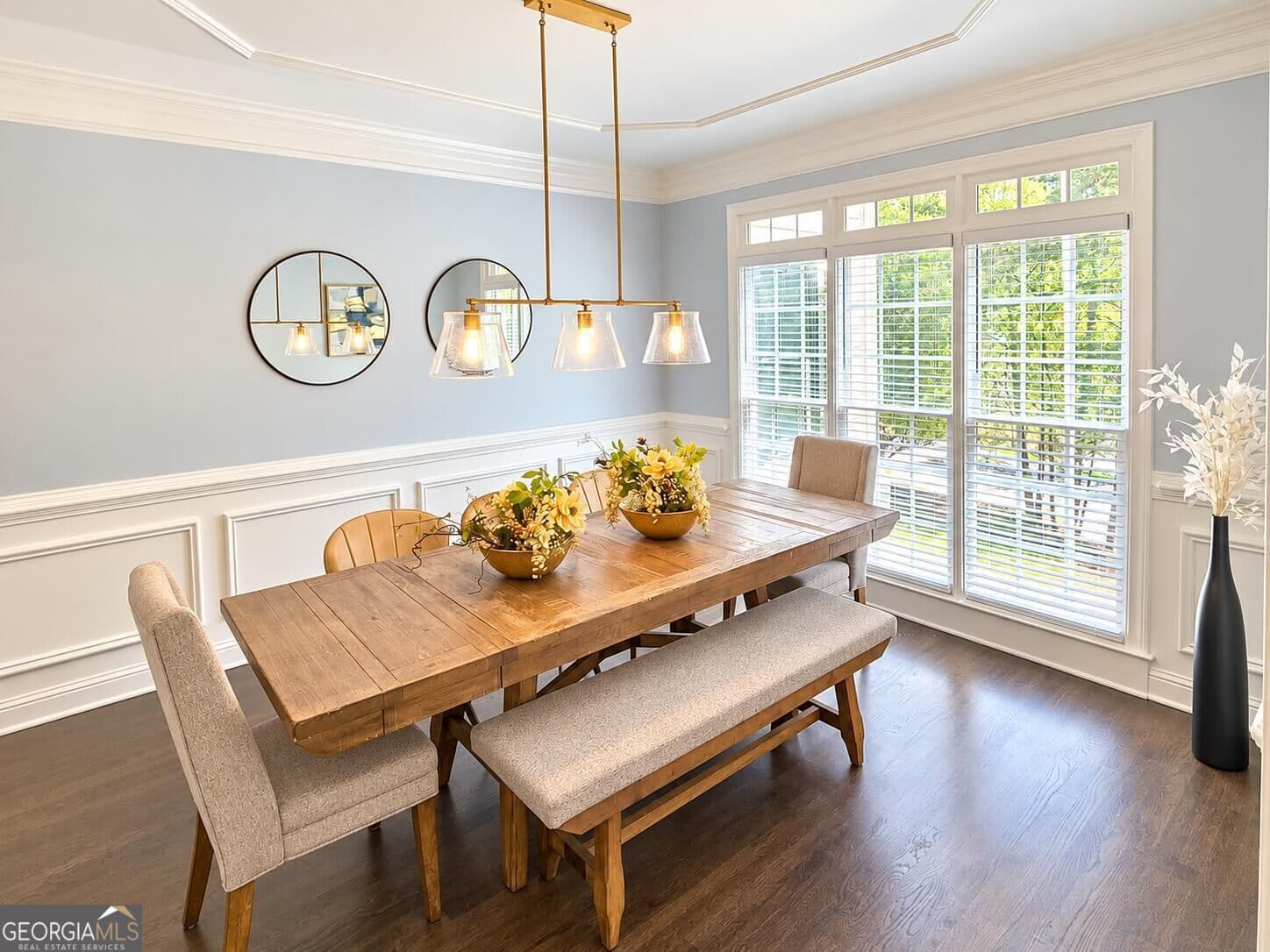7 bedroom, 5.5 bathroom, 5,475 sq ft single family residence for sale at 5723 Ridgewater Circle, Gainesville, GA 30506 — photo 4