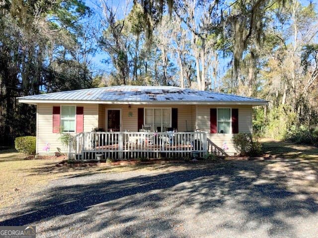 2 bedroom, 1 bathroom single family residence sold at 1040 Sutherland Bluff Drive, Townsend, GA 31331