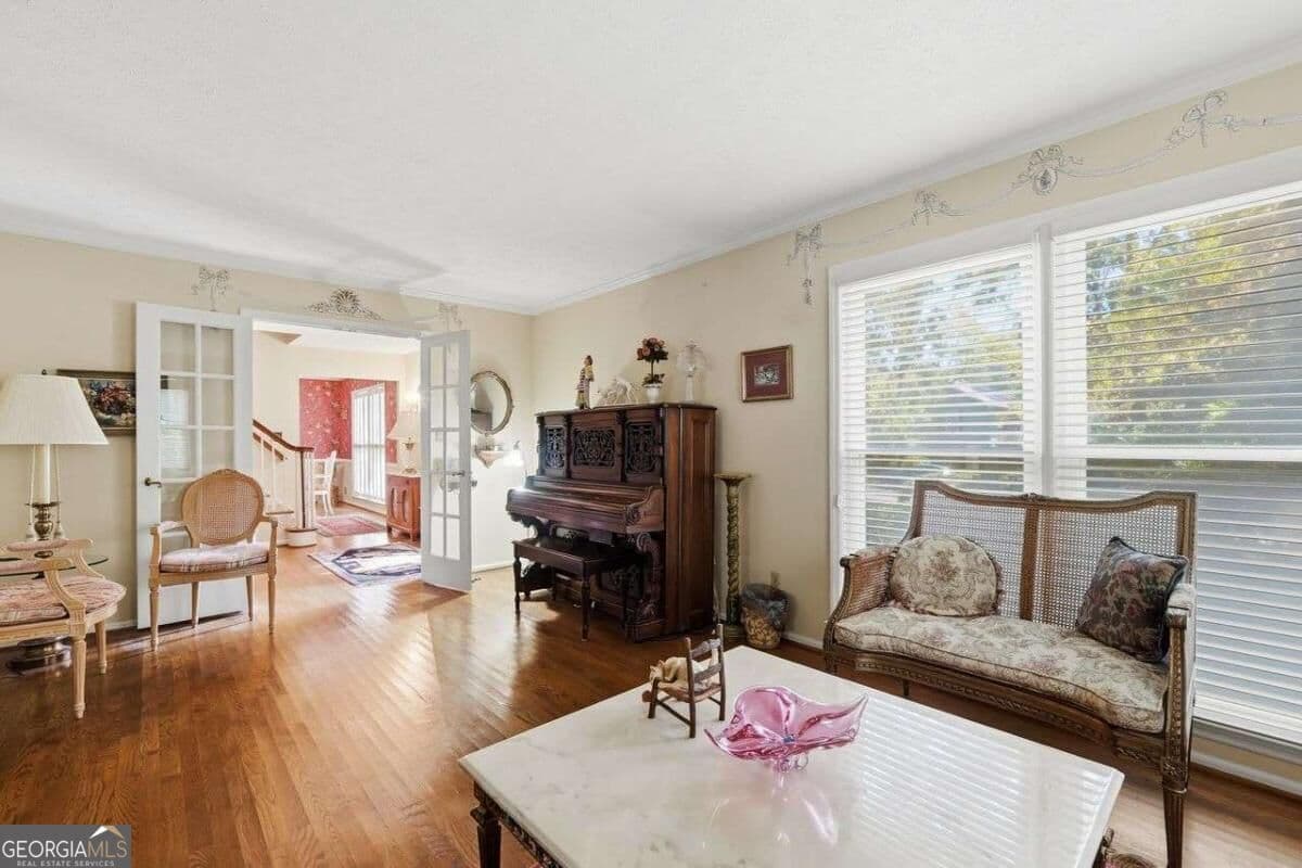 5 bedroom, 3 bathroom, 2,536 sq ft single family residence for sale at 1130 Vermillion Lane, Marietta, GA 30060 — photo 5