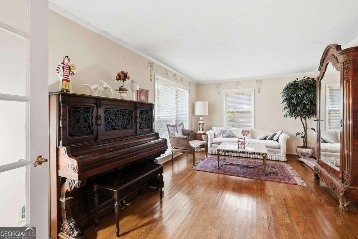 5 bedroom, 3 bathroom, 2,536 sq ft single family residence for sale at 1130 Vermillion Lane, Marietta, GA 30060 — photo 4