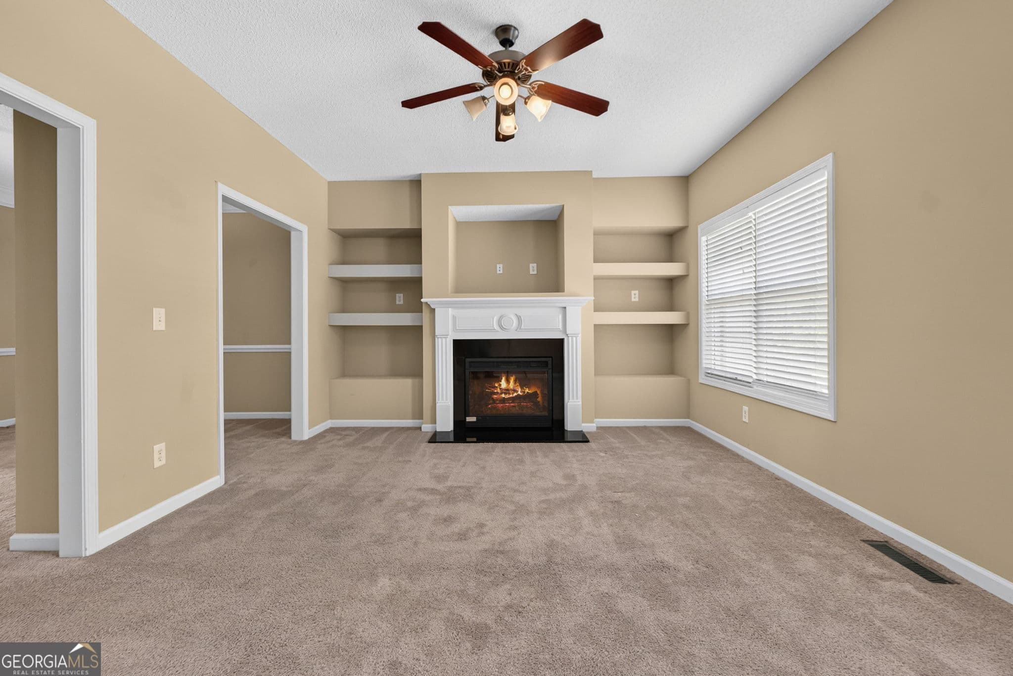 4 bedroom, 3.5 bathroom, 2,538 sq ft townhouse for sale at 6345 Olmadison Place, South Fulton, GA 30349 — photo 3