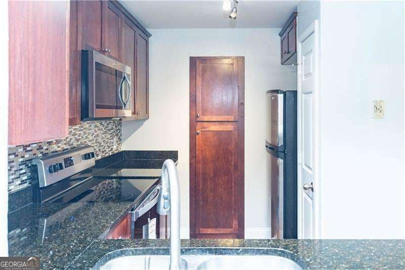 2 bedroom, 2 bathroom, 949 sq ft apartment for rent at 2657 Lenox Road P216, Atlanta, GA 30324 for $1,850 a month — photo 8