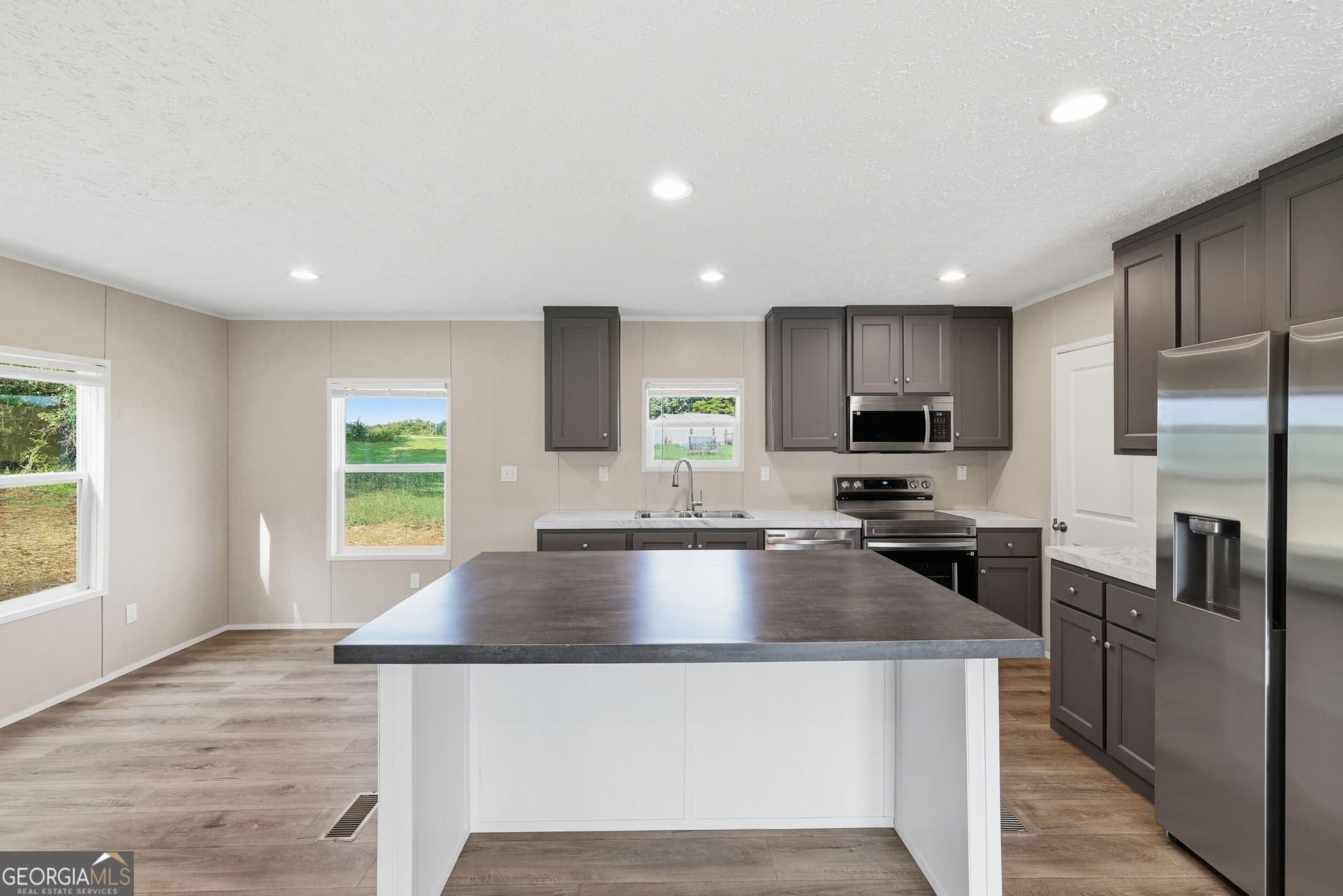 3 bedroom, 2 bathroom, 1,568 sq ft manufactured home,single family residence for sale at 915 Smith Loop Road, Demorest, GA 30535 — photo 6