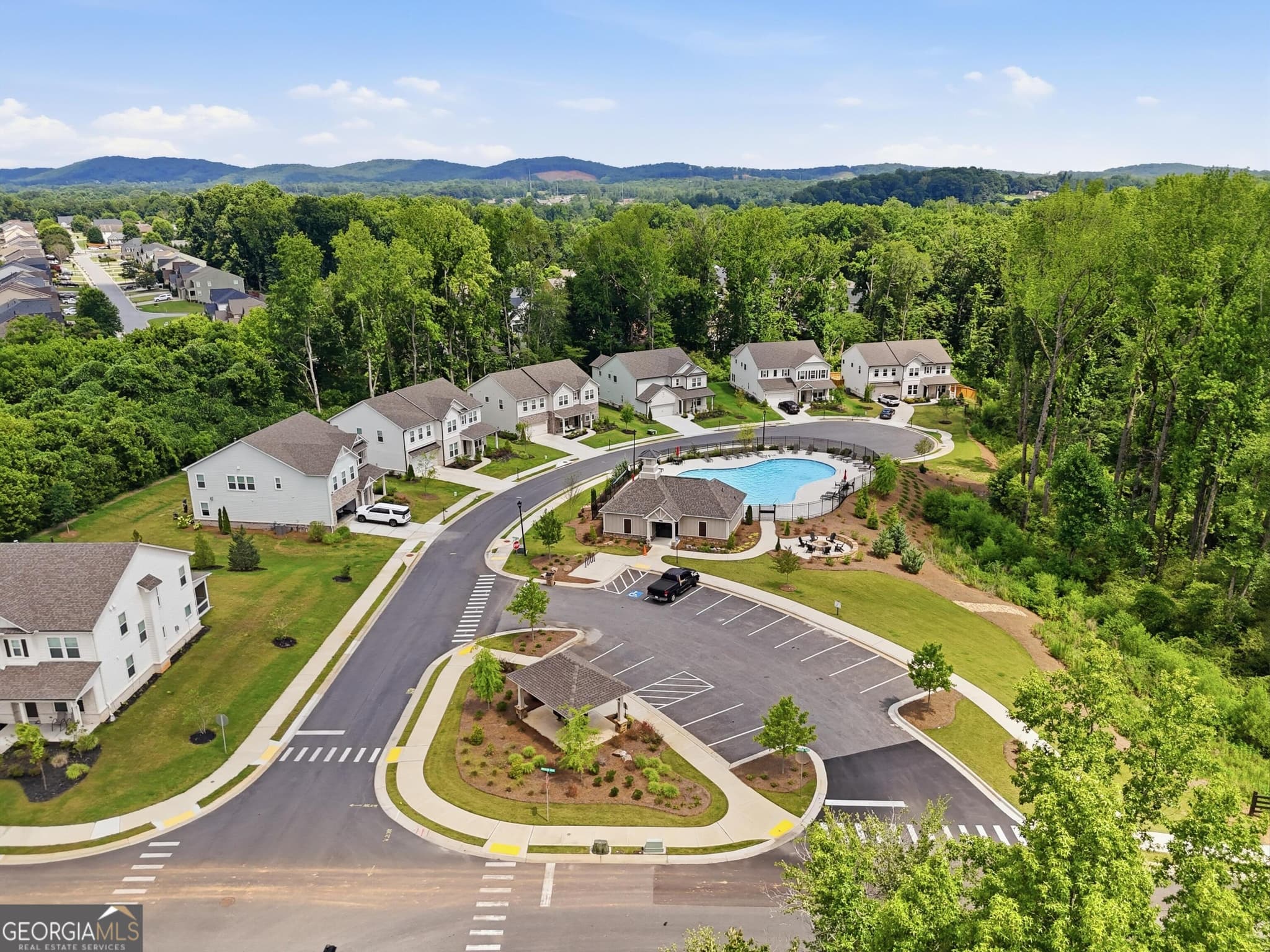 5 bedroom, 4.5 bathroom, 3,190 sq ft single family residence for sale at 5145 Lansdale Court, Cumming, GA 30028 — photo 7