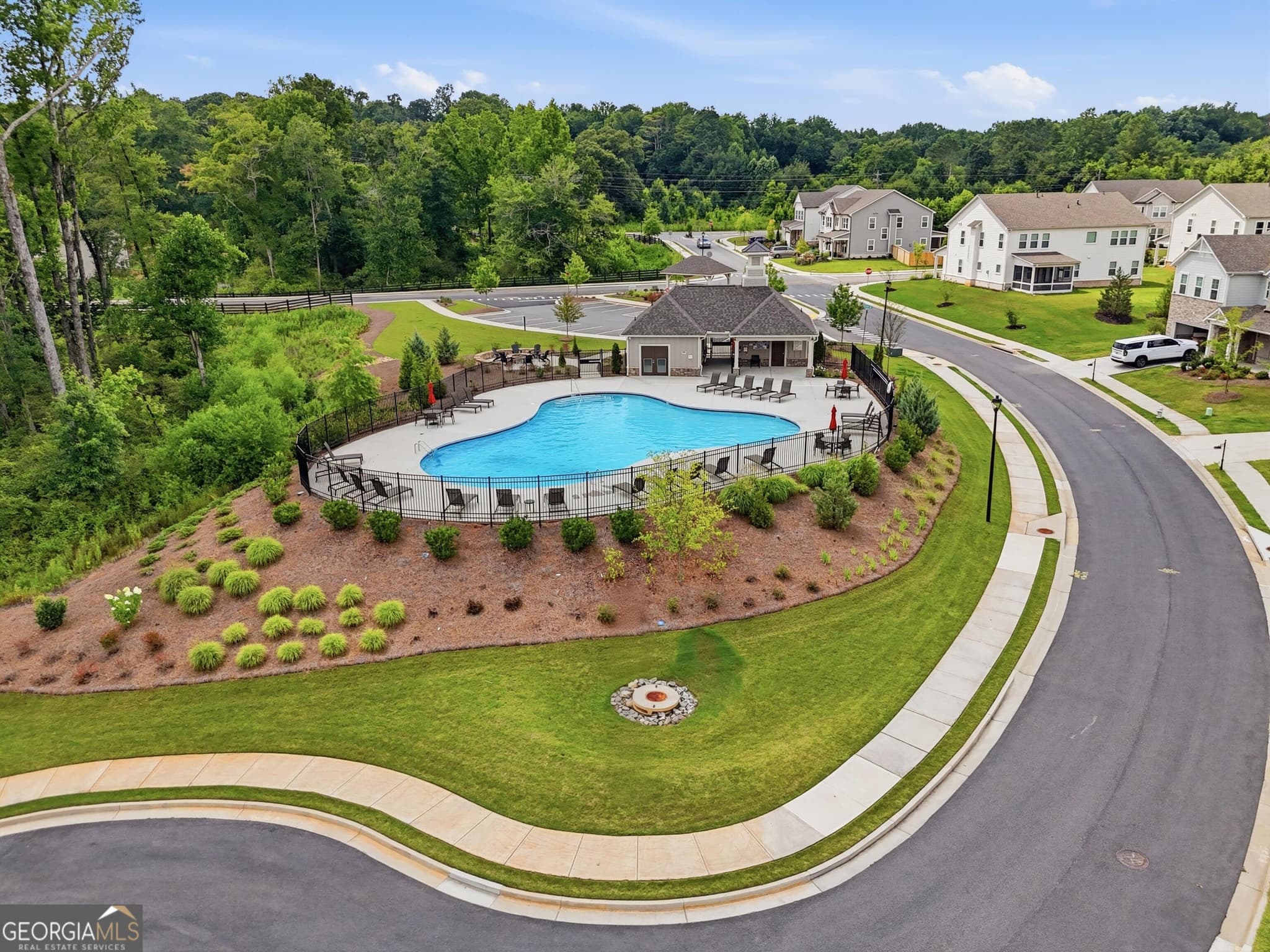 5 bedroom, 4.5 bathroom, 3,190 sq ft single family residence for sale at 5145 Lansdale Court, Cumming, GA 30028 — photo 9