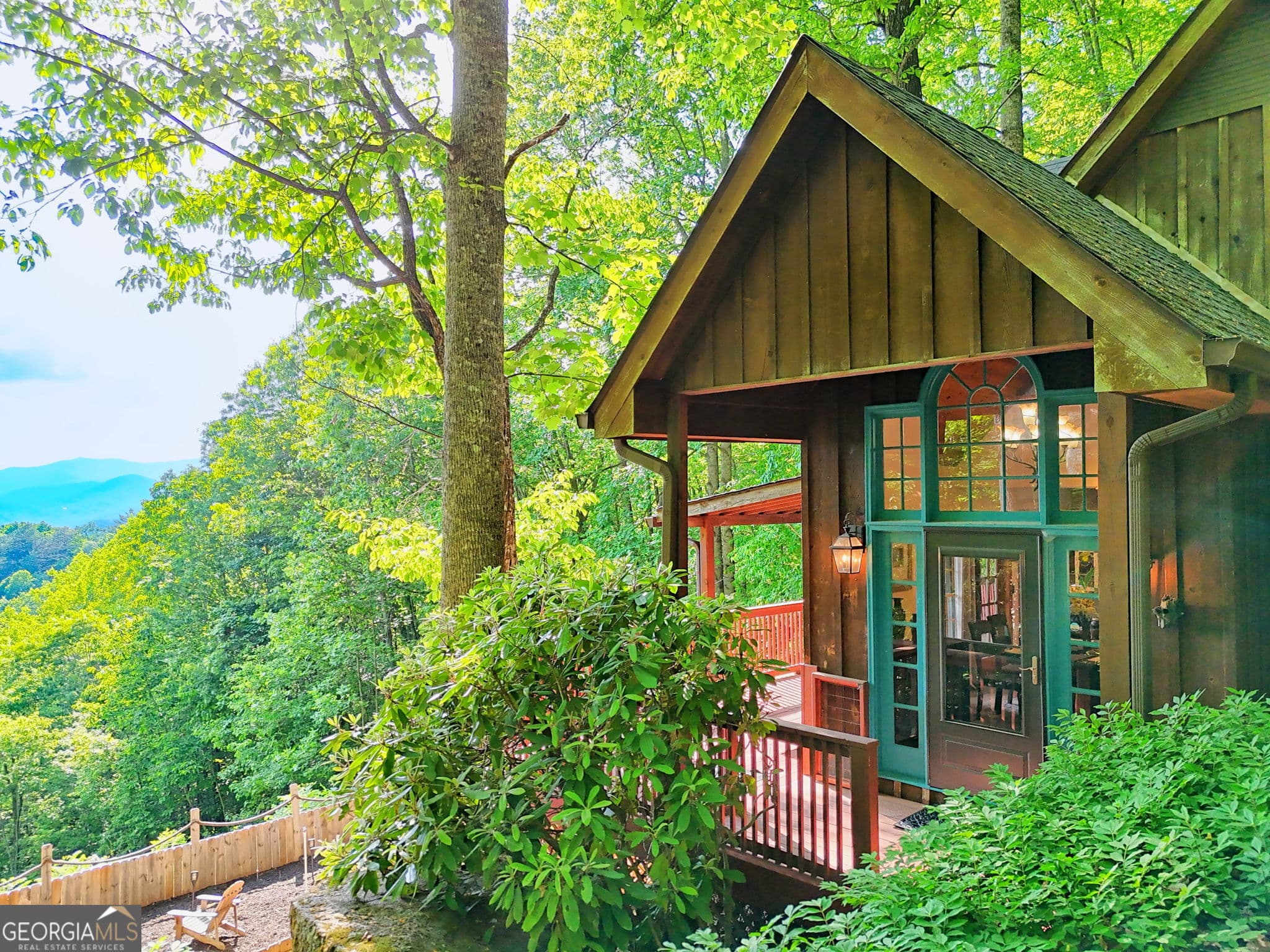 2 bedroom, 2.5 bathroom, 1,746 sq ft cabin,single family residence under contract at 44 Laquinta Lane, Dillard, GA 30537 — photo 6