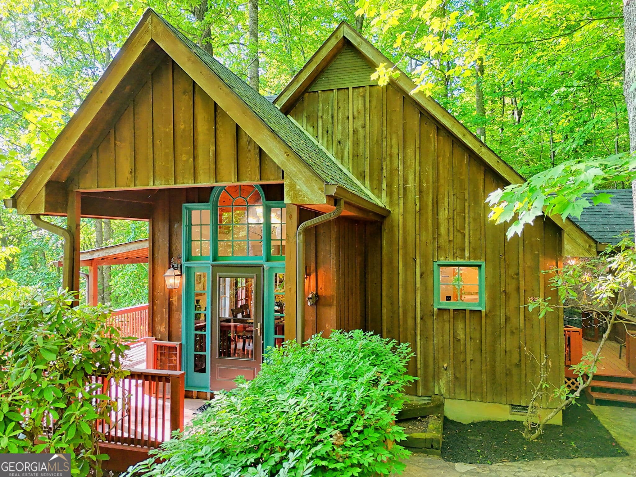 2 bedroom, 2.5 bathroom, 1,746 sq ft cabin,single family residence under contract at 44 Laquinta Lane, Dillard, GA 30537 — photo 3