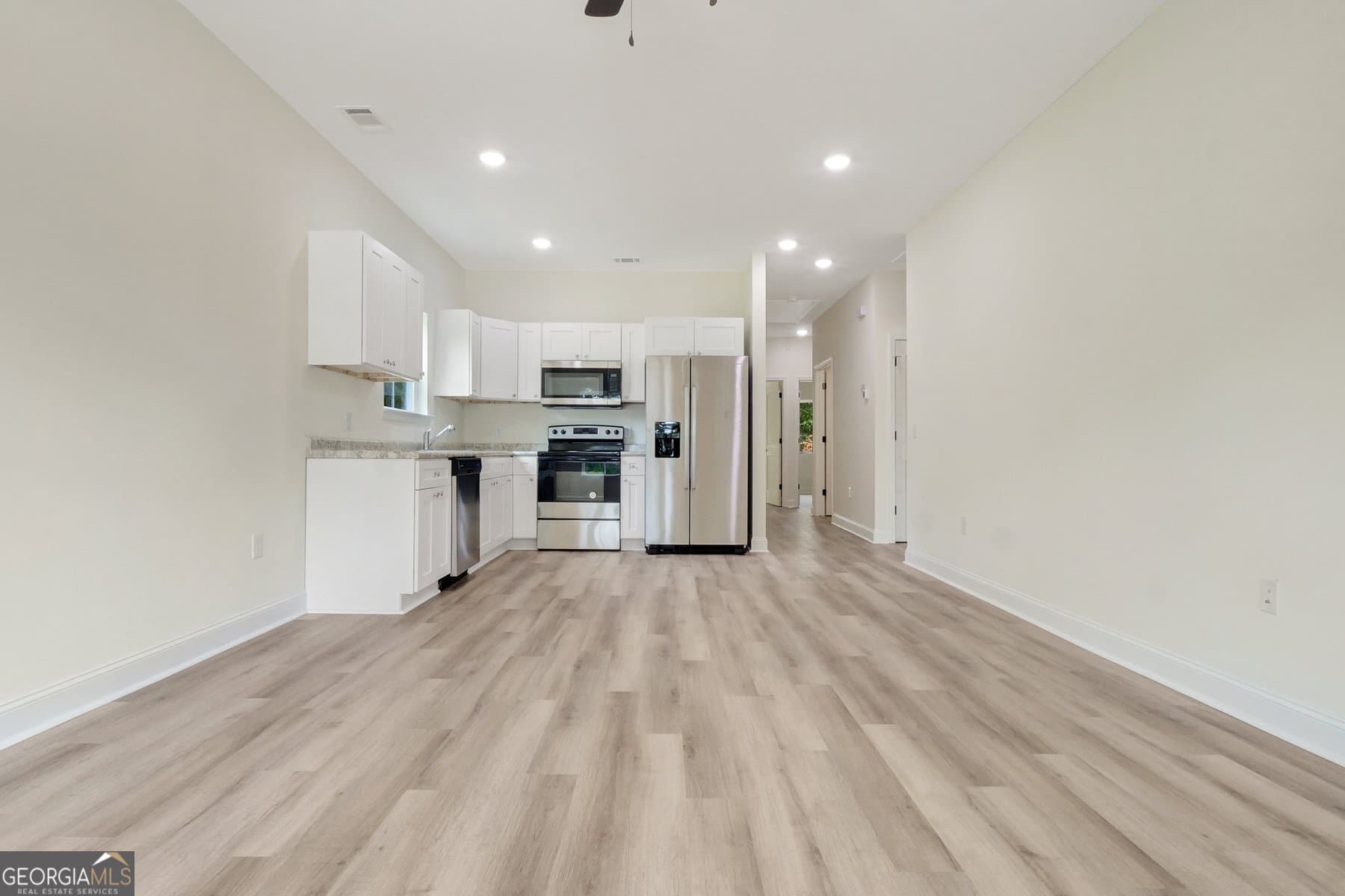 6 bedroom, 4 bathroom, 2,392 sq ft mixed use under contract at 728 Talmadge Road LOT 5, Allenhurst, GA 31301 — photo 3