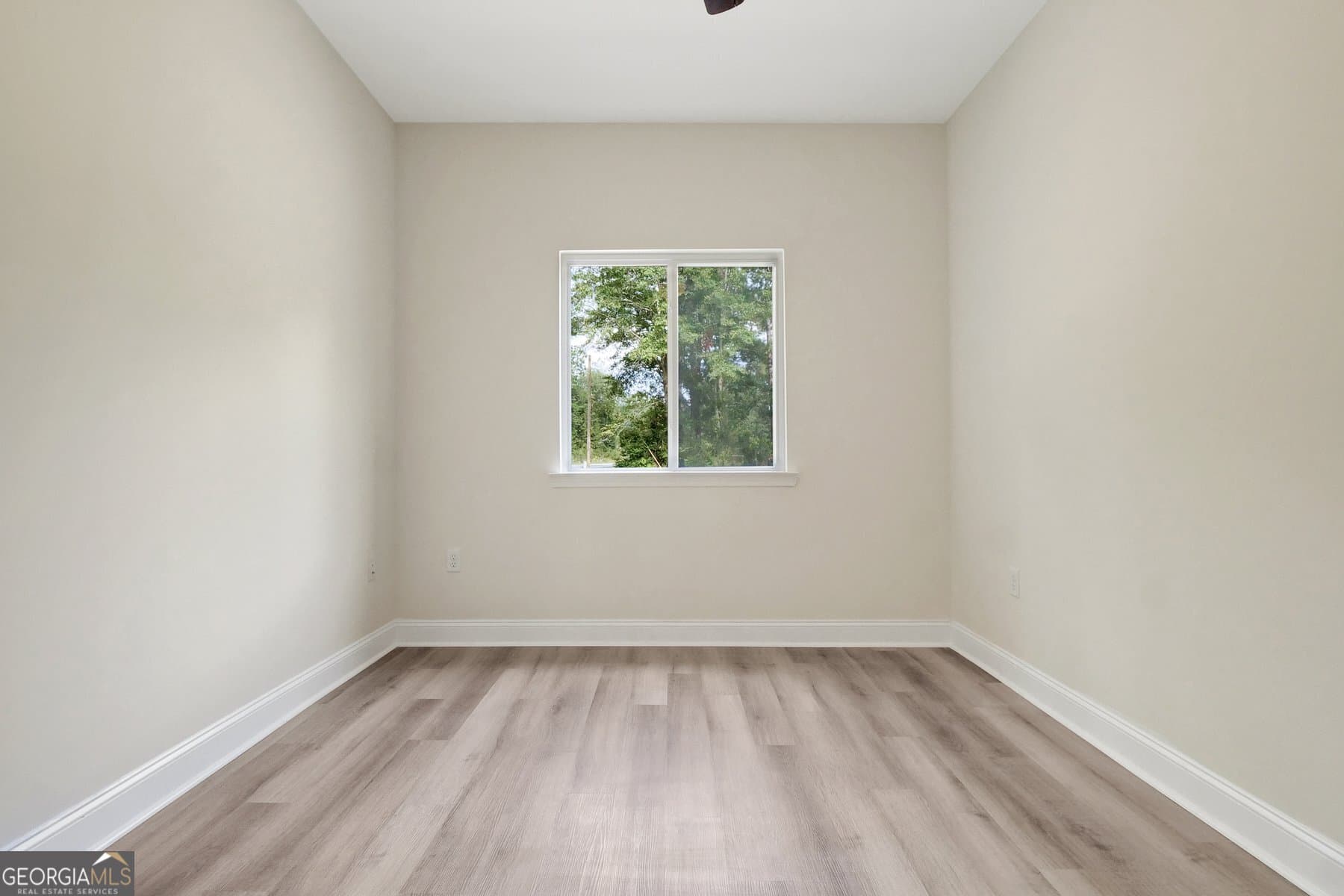 6 bedroom, 4 bathroom, 2,392 sq ft mixed use under contract at 728 Talmadge Road LOT 5, Allenhurst, GA 31301 — photo 10