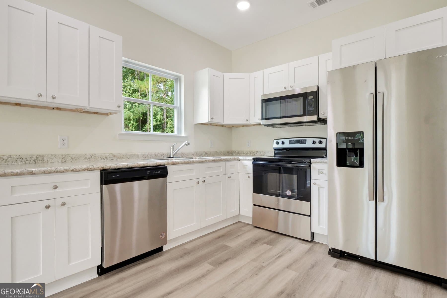 6 bedroom, 4 bathroom, 2,392 sq ft mixed use under contract at 728 Talmadge Road LOT 5, Allenhurst, GA 31301 — photo 4