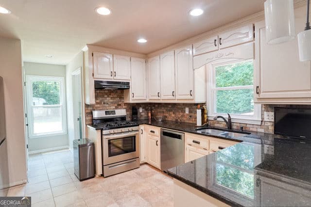3 bedroom, 2.5 bathroom, 2,530 sq ft single family residence for rent at 335 Butterfield Lane, Fayetteville, GA 30214 for $4,000 a month — photo 6