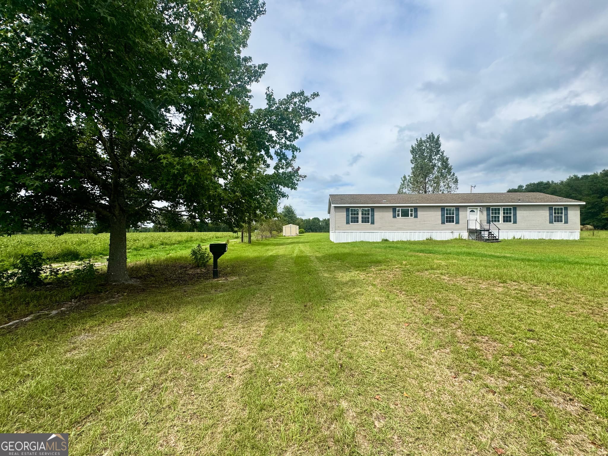4 bedroom, 3 bathroom, 2,432 sq ft manufactured home,single family residence under contract at 2217 Mallard Pond Road, Statesboro, GA 30461 — photo 2