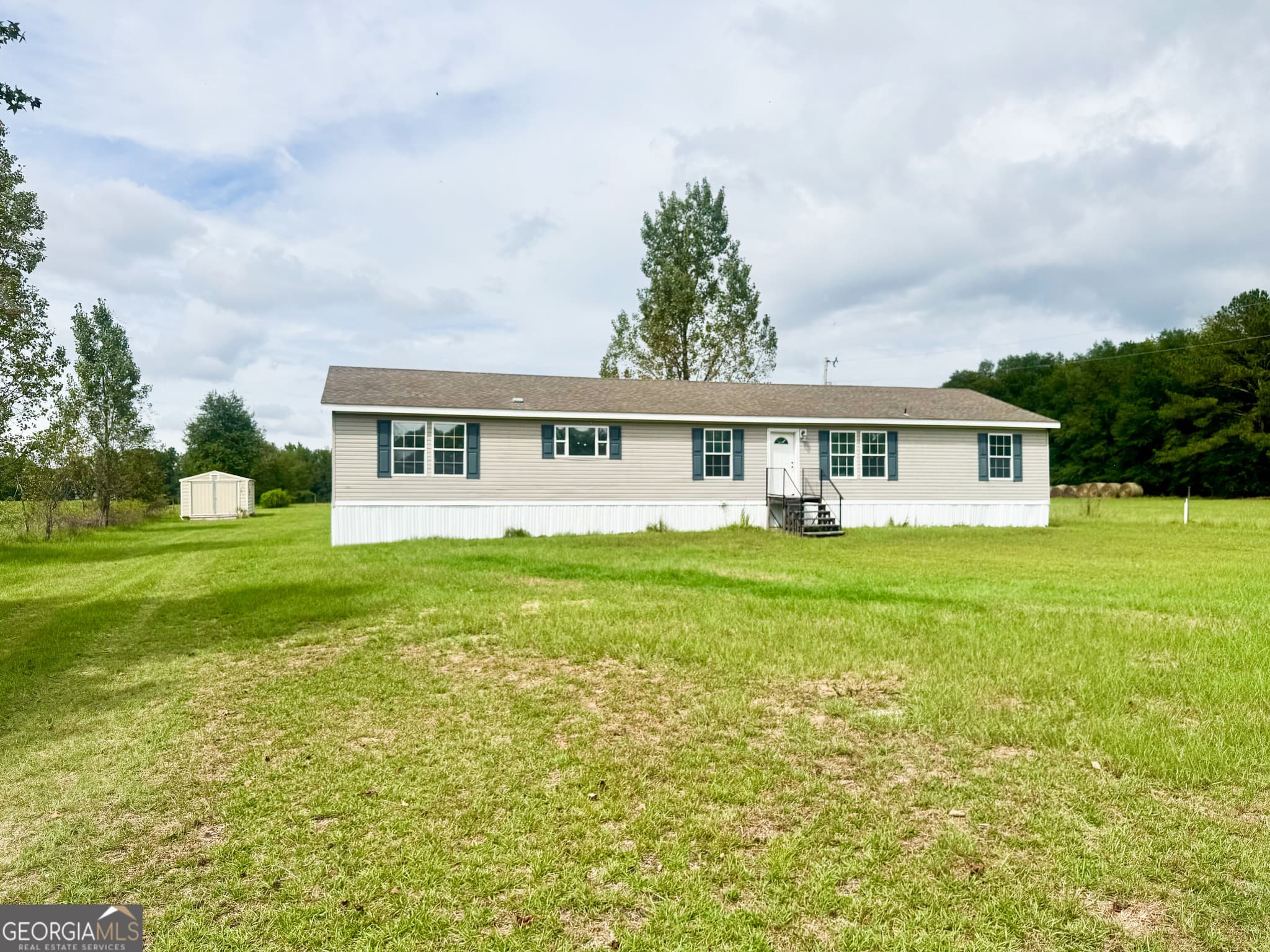4 bedroom, 3 bathroom, 2,432 sq ft manufactured home,single family residence under contract at 2217 Mallard Pond Road, Statesboro, GA 30461 — photo 3