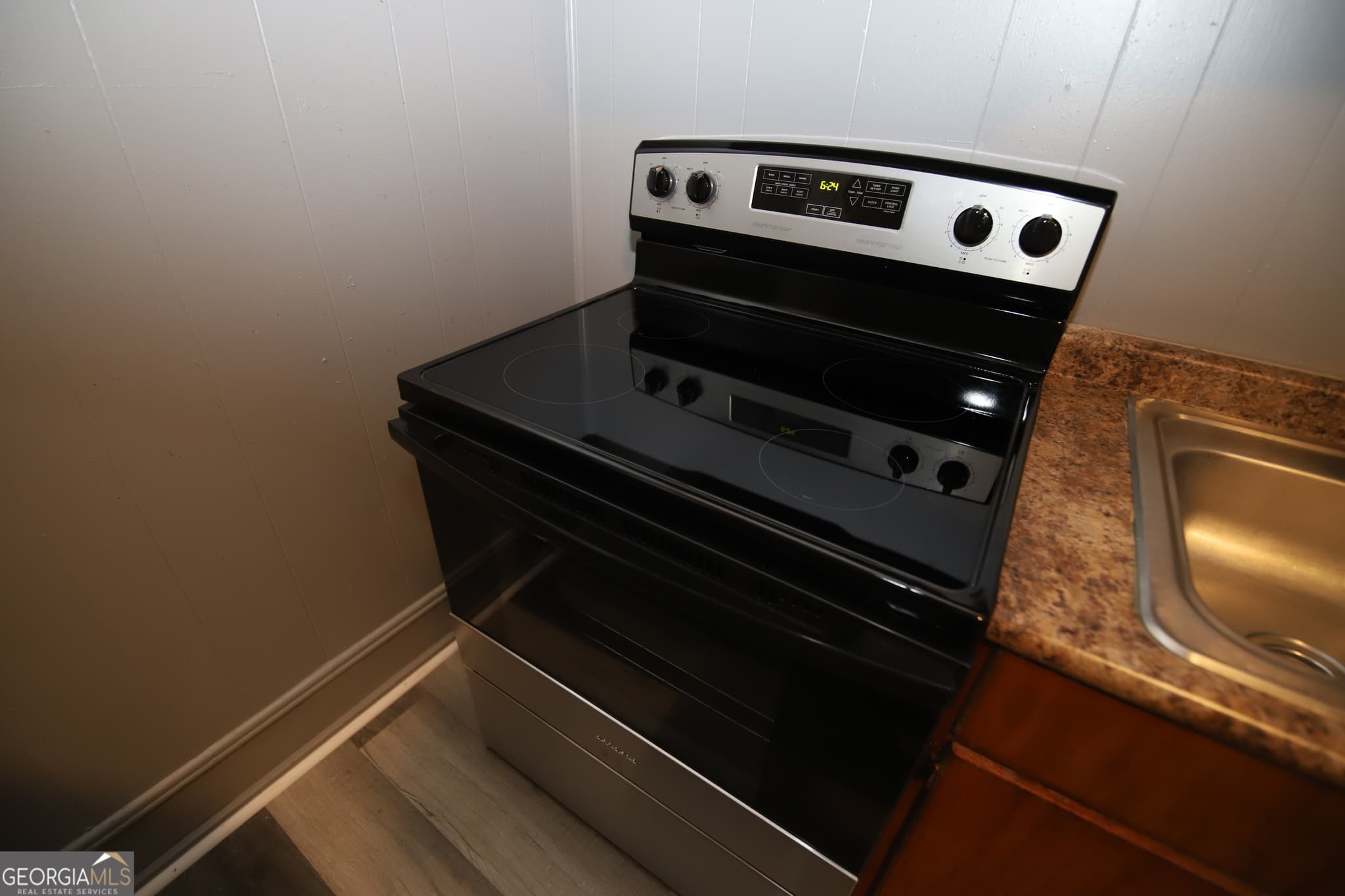 2 bedroom, 1 bathroom, 938 sq ft single family residence for rent at 902 Juniper Street, Lagrange, GA 30240 for $1,175 a month — photo 6