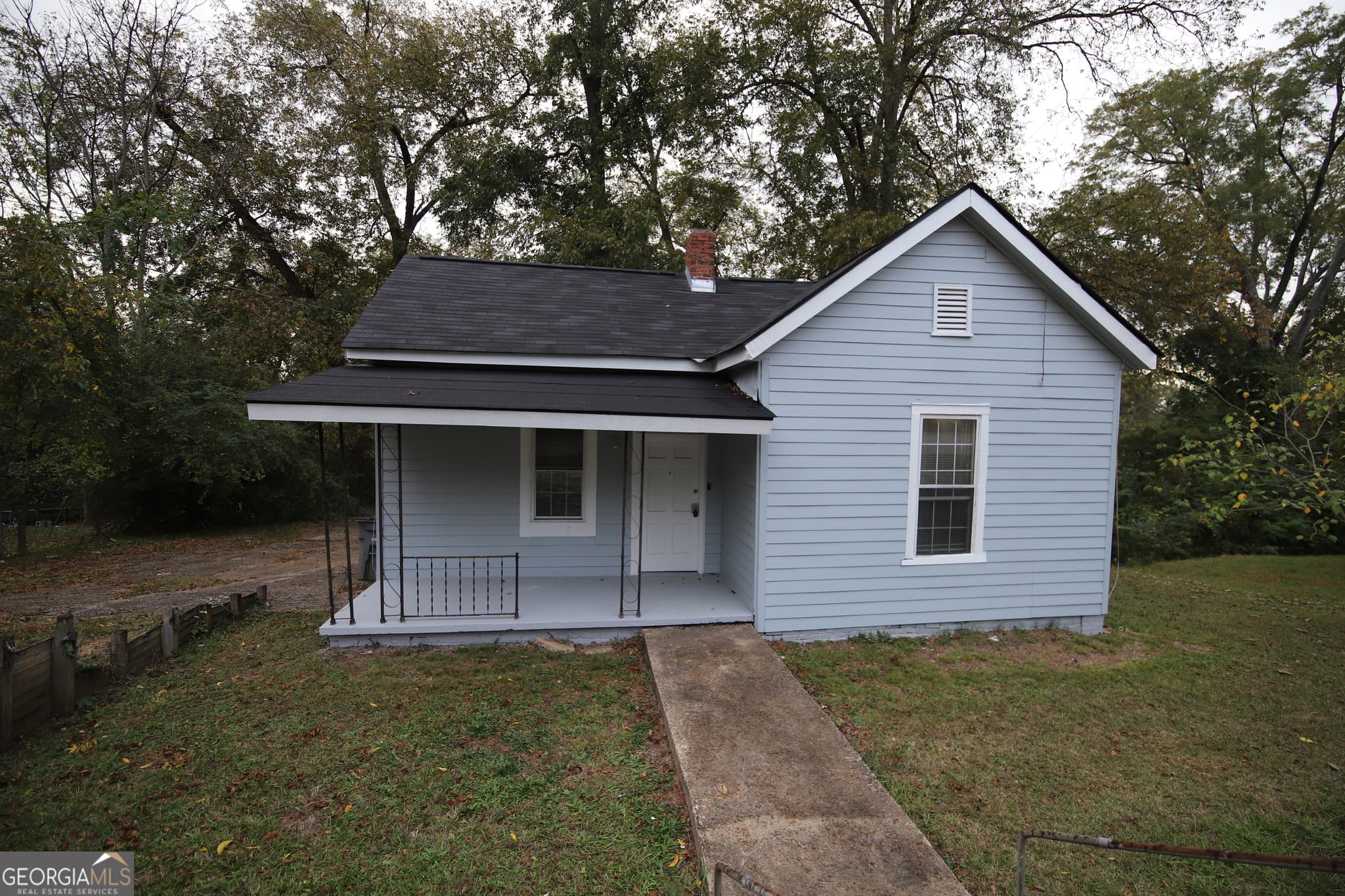 2 bedroom, 1 bathroom, 938 sq ft single family residence for rent at 902 Juniper Street, Lagrange, GA 30240 for $1,175 a month