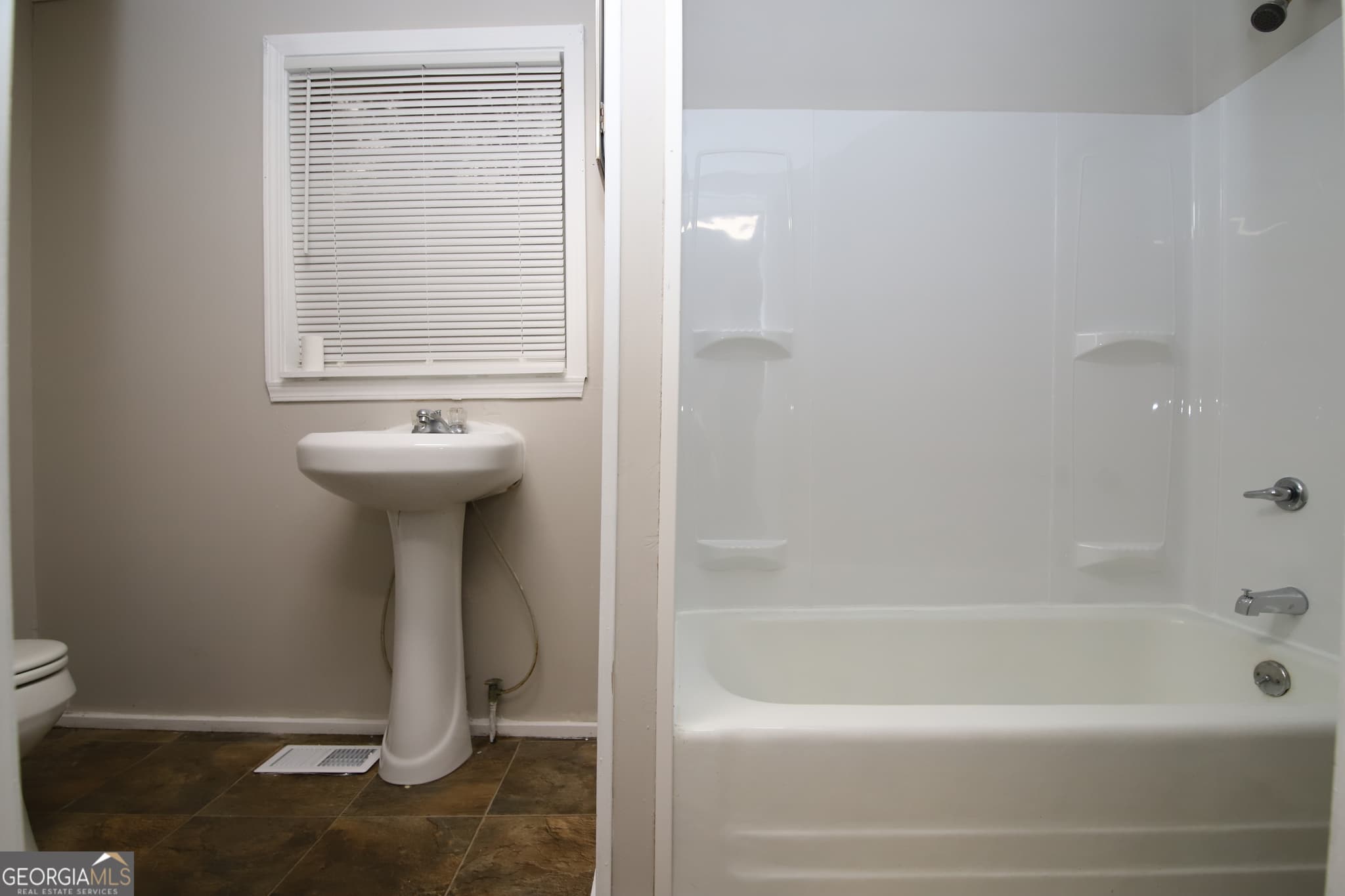 2 bedroom, 1 bathroom, 938 sq ft single family residence for rent at 902 Juniper Street, Lagrange, GA 30240 for $1,175 a month — photo 10
