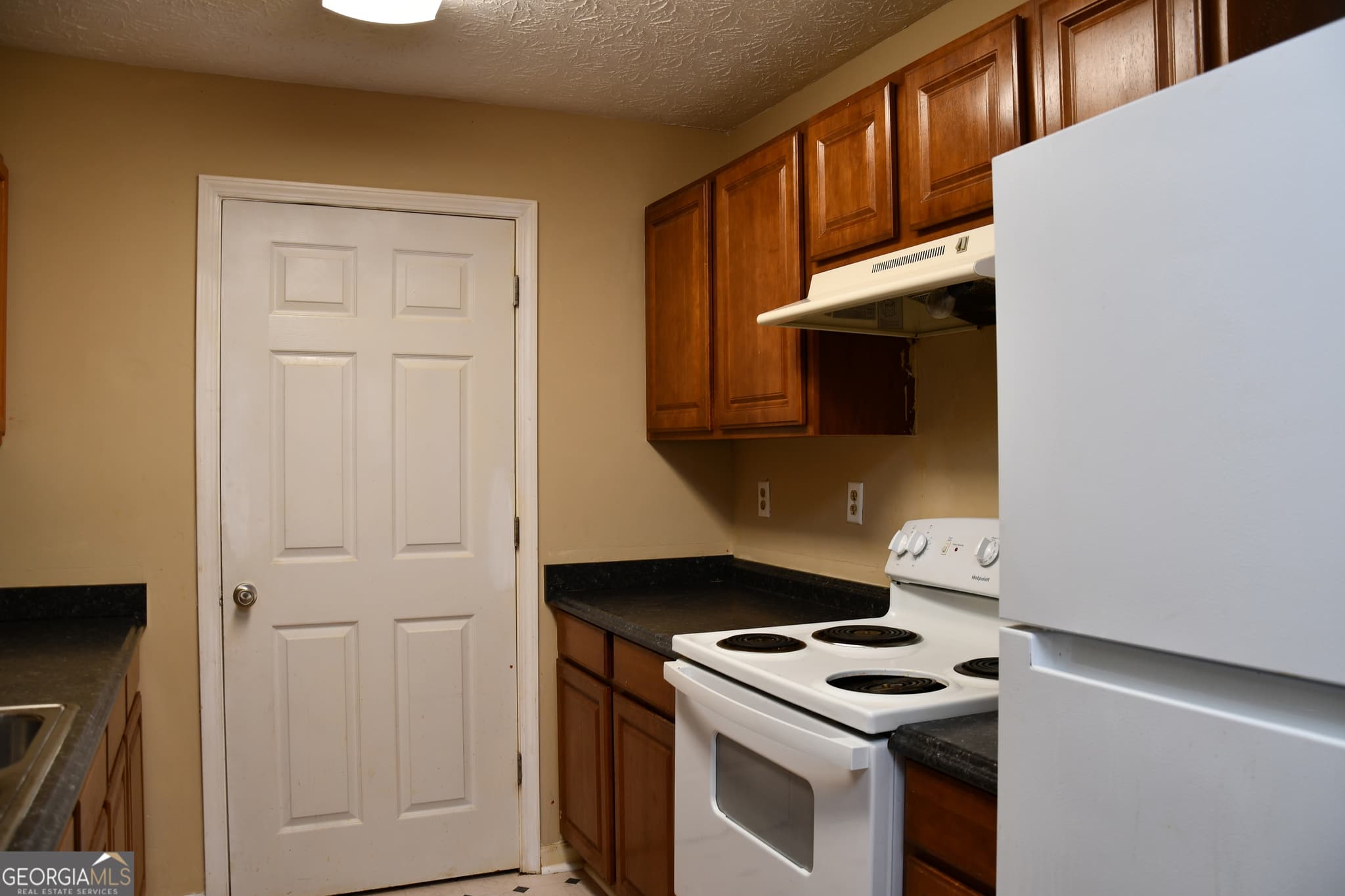 3 bedroom, 2 bathroom, 1,292 sq ft condominium for rent at 9301 Waldrop Place, Decatur, GA 30034 for $1,500 a month — photo 2