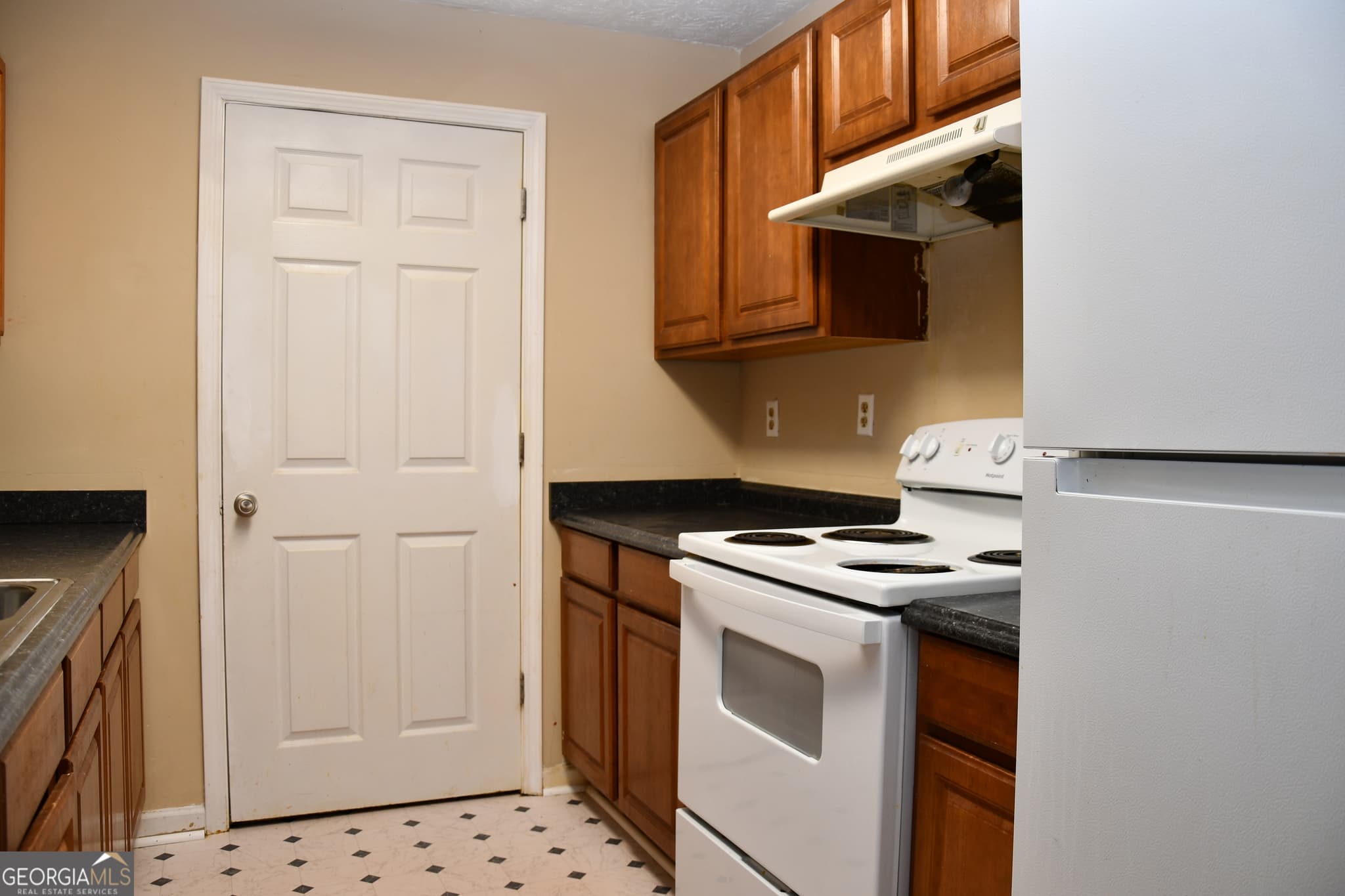 3 bedroom, 2 bathroom, 1,292 sq ft condominium for rent at 9301 Waldrop Place, Decatur, GA 30034 for $1,500 a month — photo 3