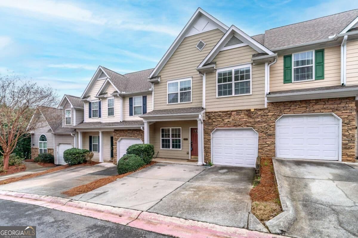 2 bedroom, 2.5 bathroom, 1,626 sq ft condominium for sale at 2040 Hoods Fort Circle 18, Kennesaw, GA 30144 — photo 2